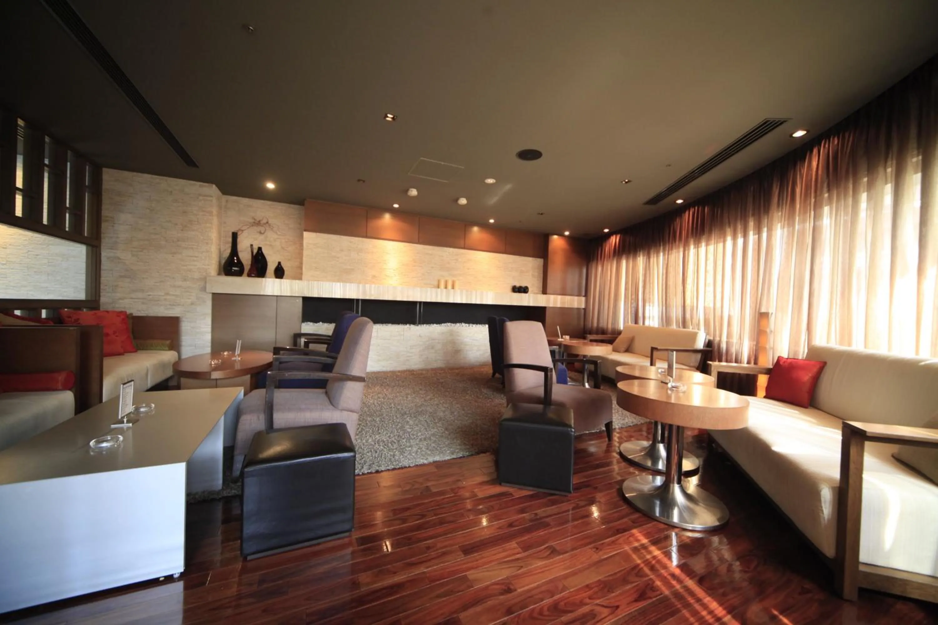 Lounge or bar in Hotel Sunroute Plaza Shinjuku