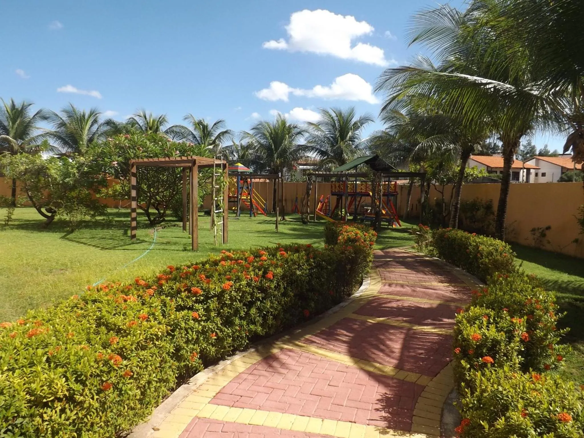 Area and facilities in CONDOMÍNIO VILA DO MAR aptos 201C e 211B