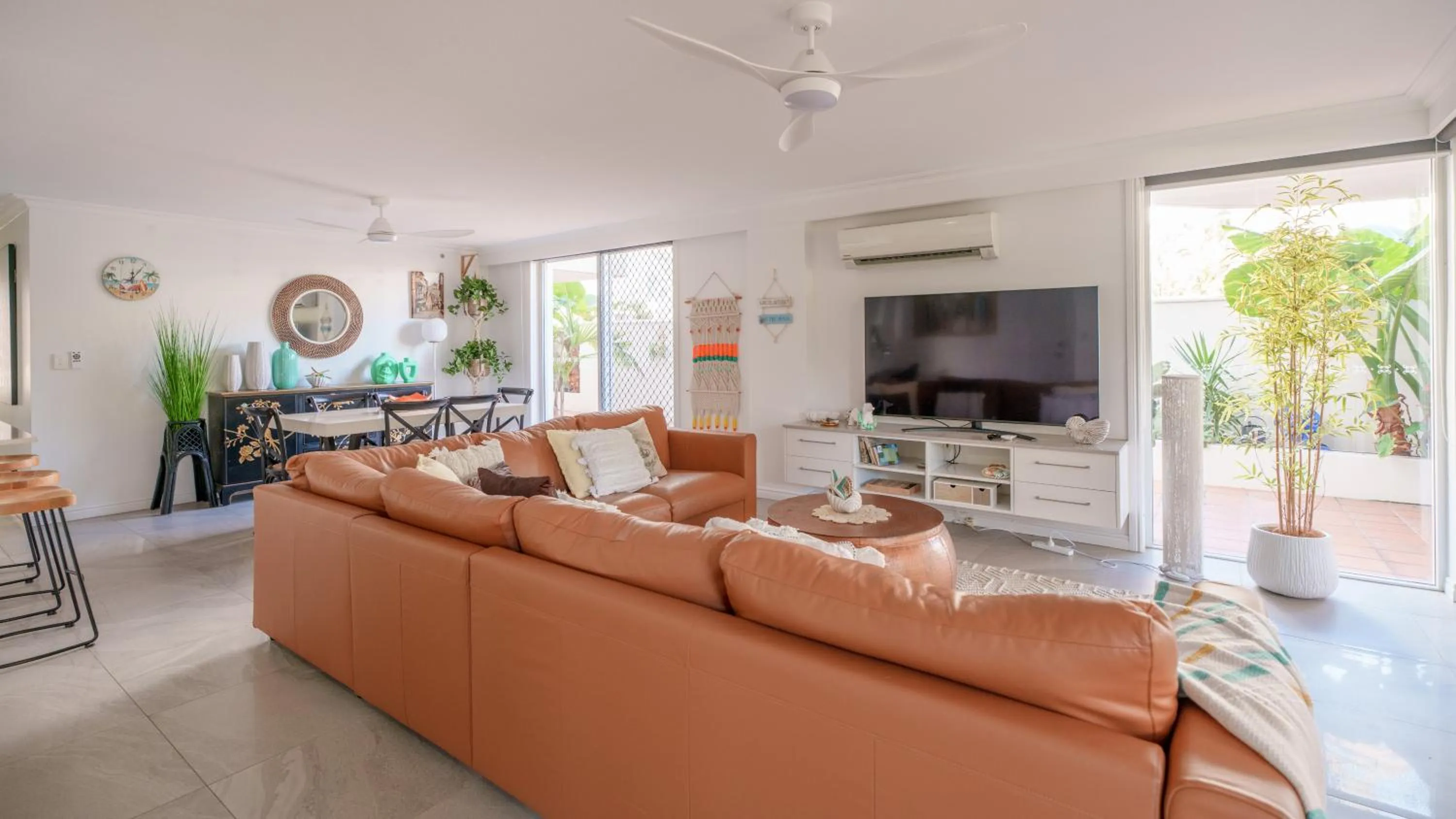 Communal lounge/ TV room in La Grande Apartments