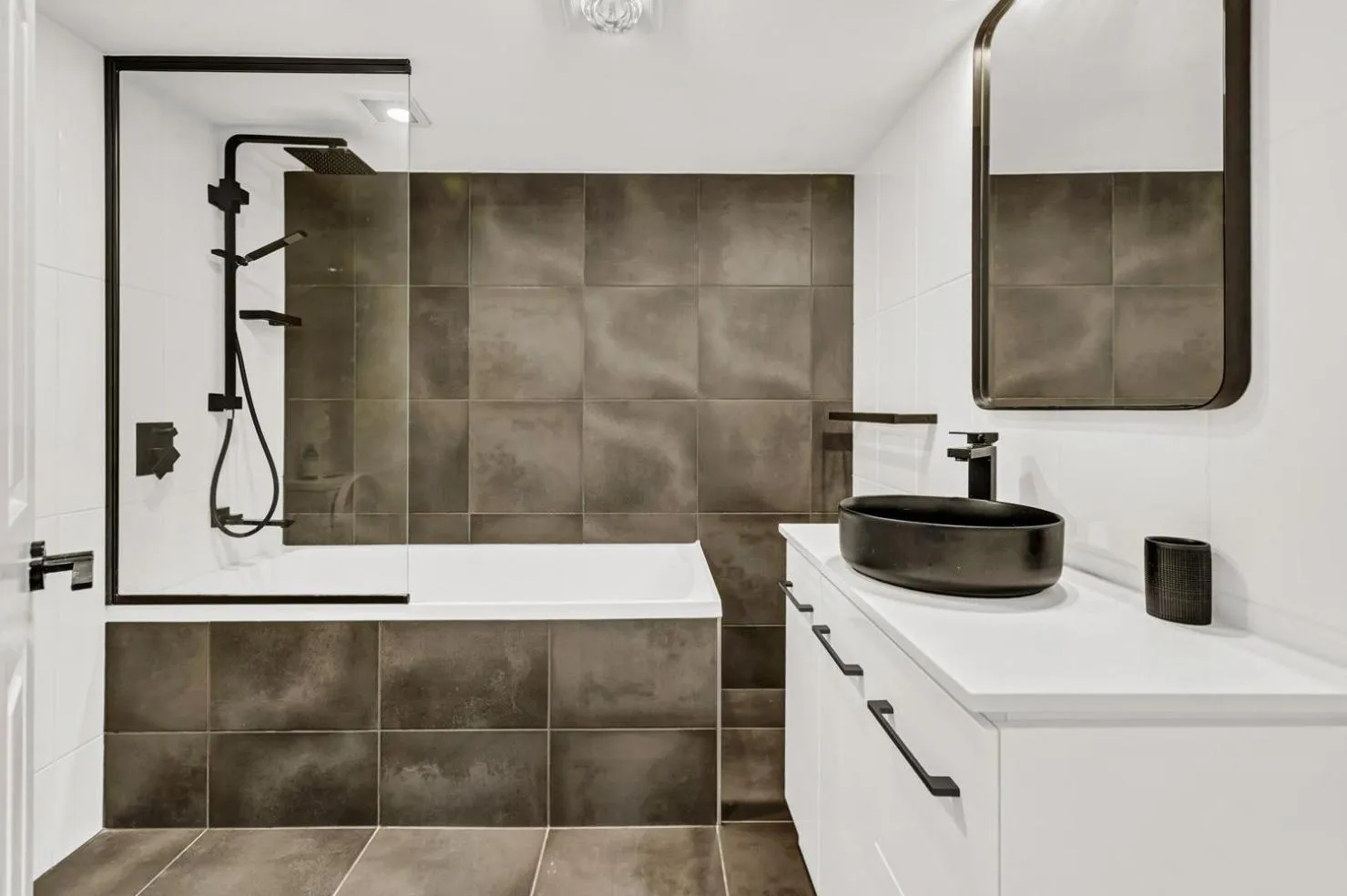 Bathroom in La Grande Apartments