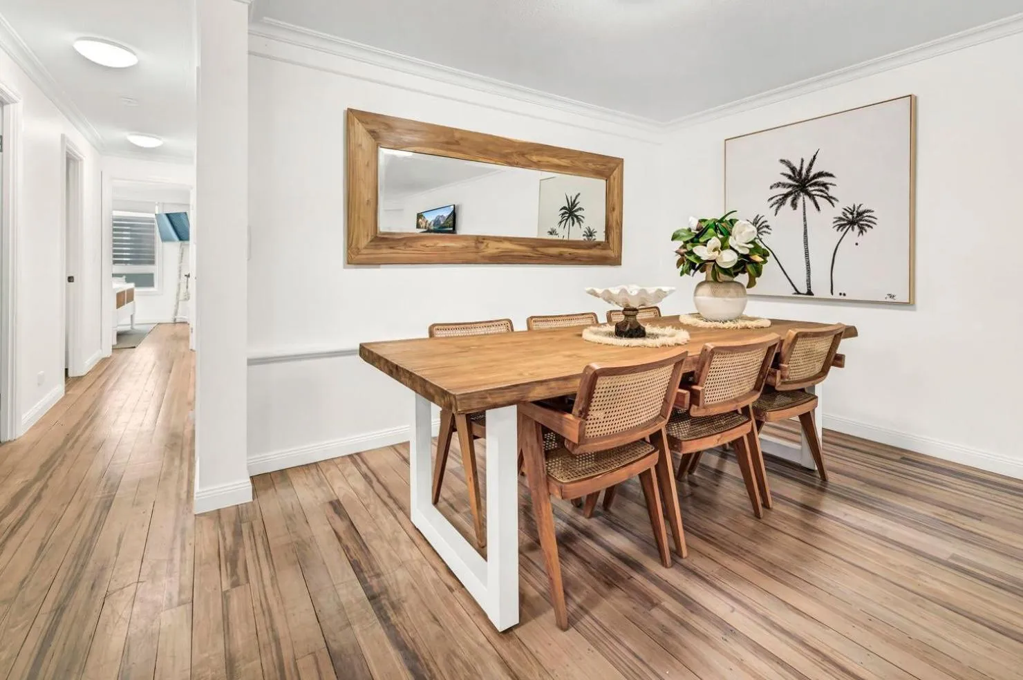 Dining area in La Grande Apartments