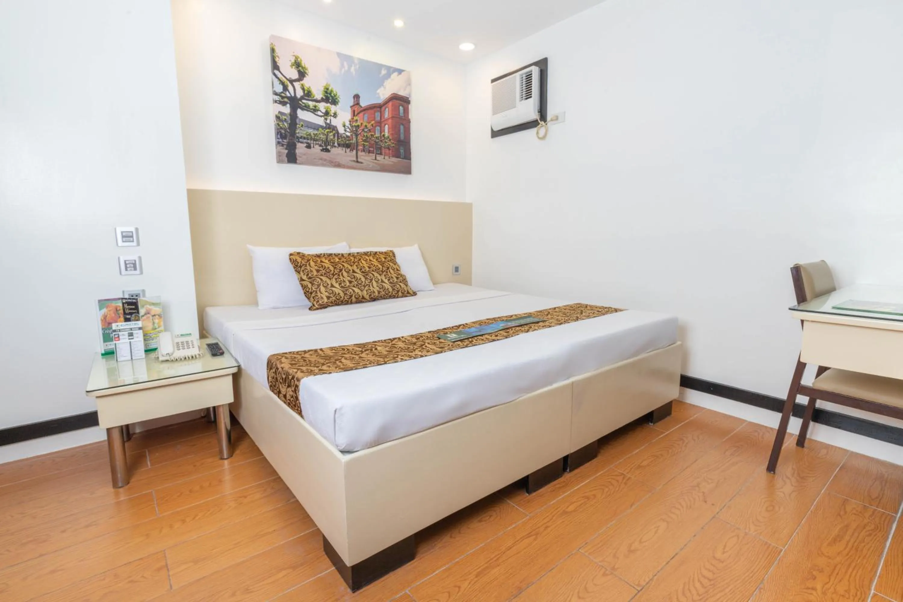 Bed in Eurotel Pedro Gil