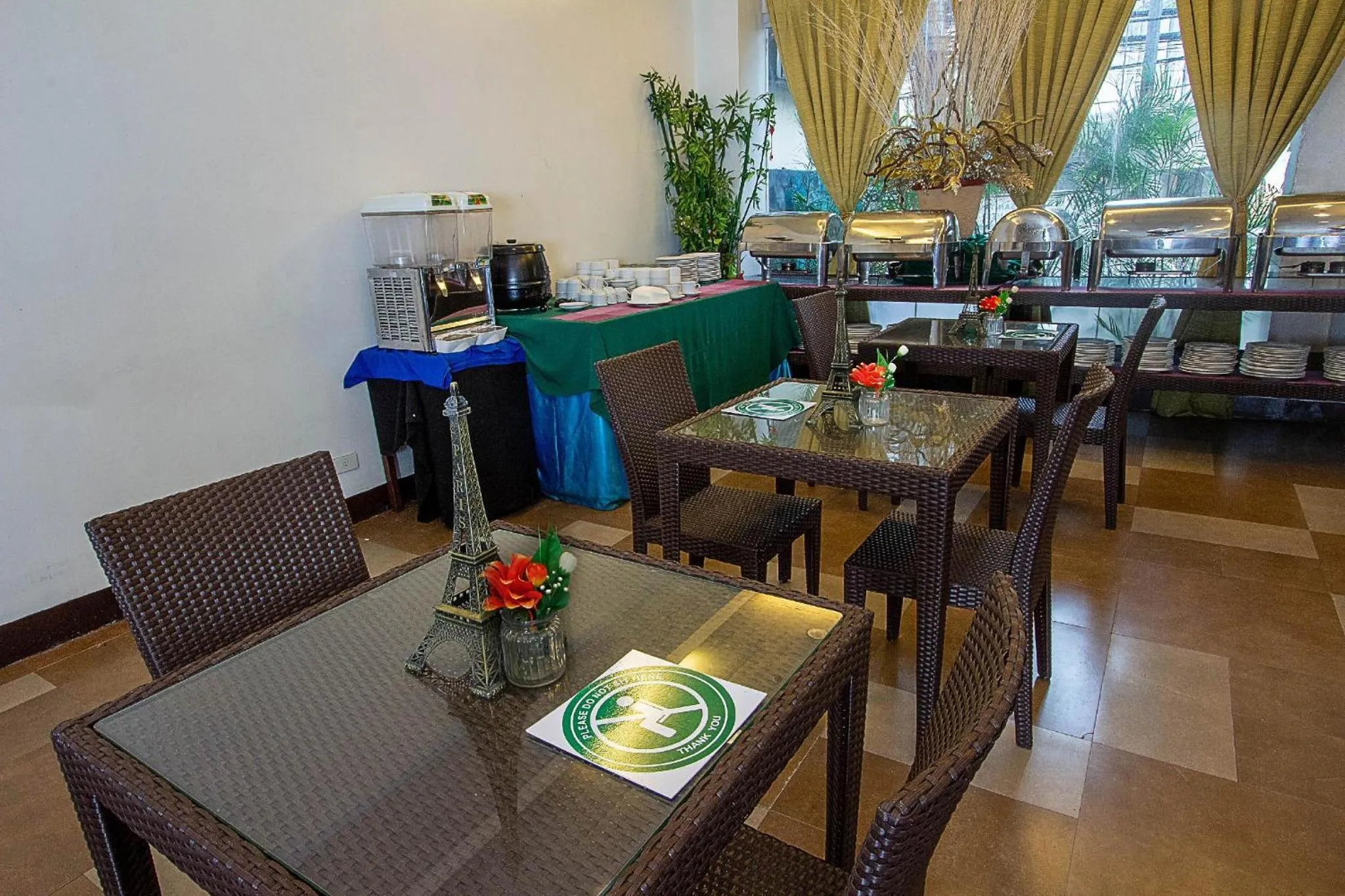 Restaurant/places to eat in Eurotel Pedro Gil