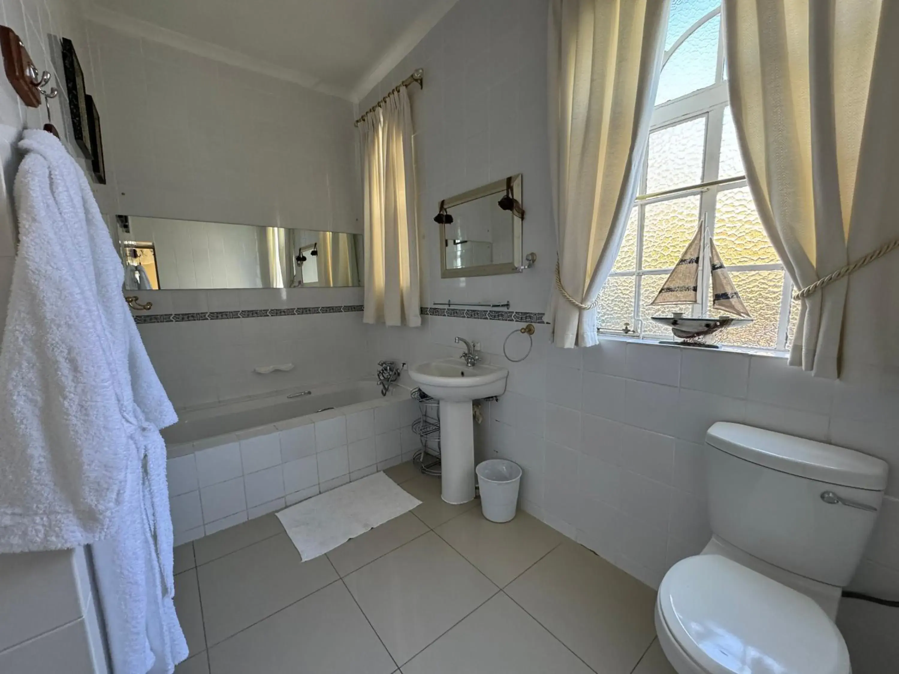 Deluxe Twin Room - single occupancy in Blue Diamond Lodge & Spa Deluxe Twin Room - single occupancy in Blue Diamond Lodge & Spa