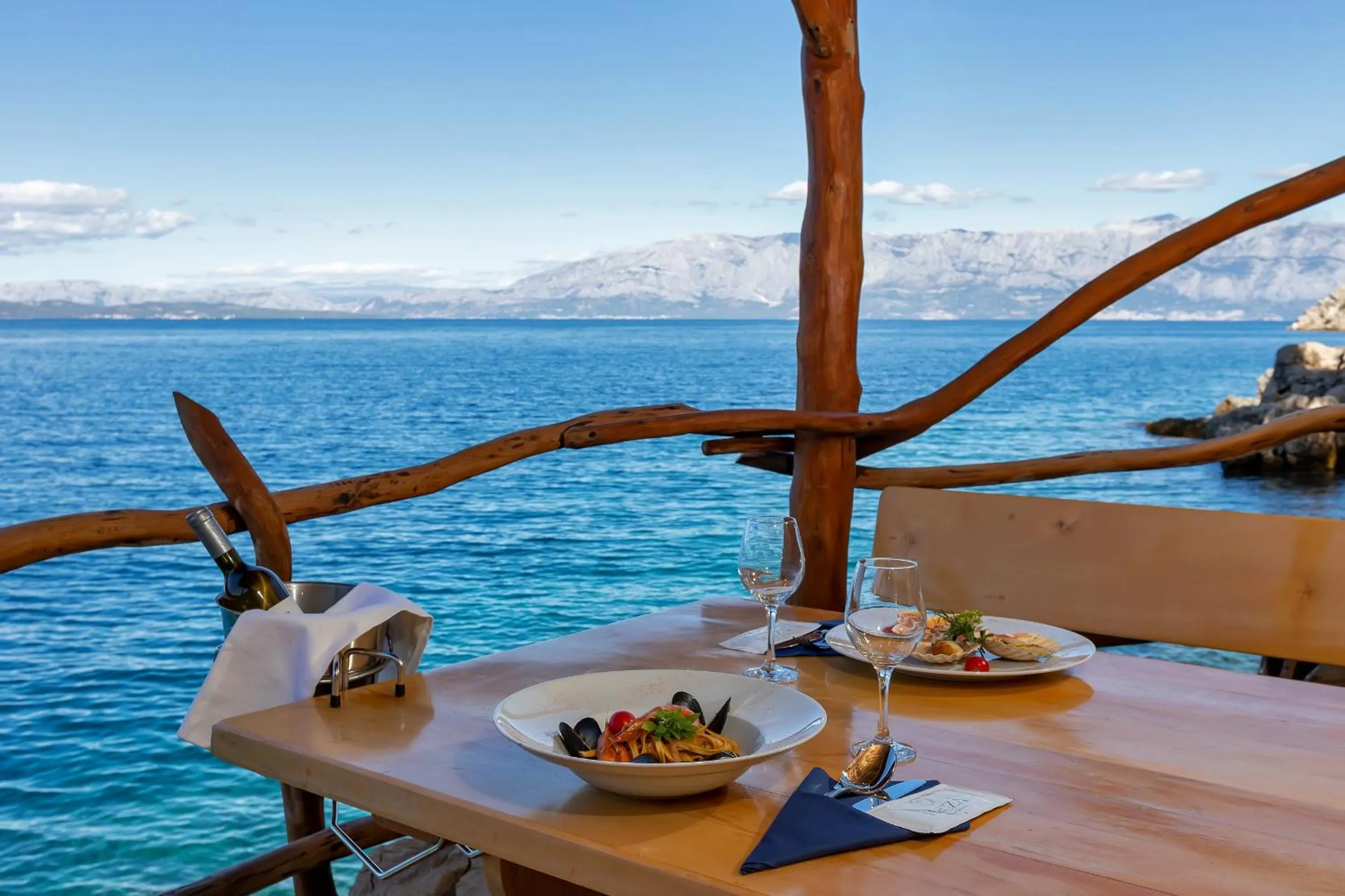 Restaurant/places to eat in Hotel Timun