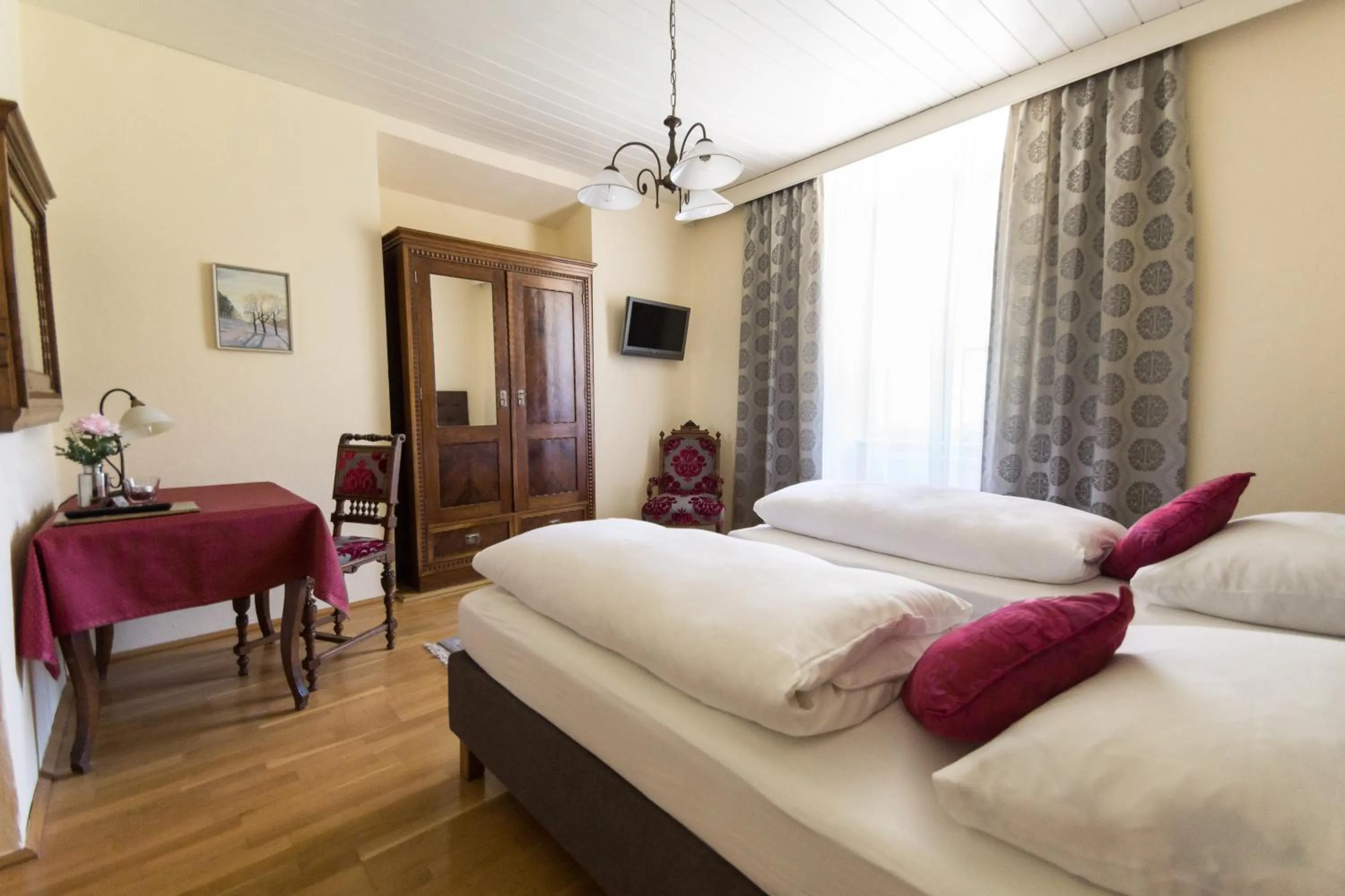 Photo of the whole room, Bed in Schlosshotel Mitterhart