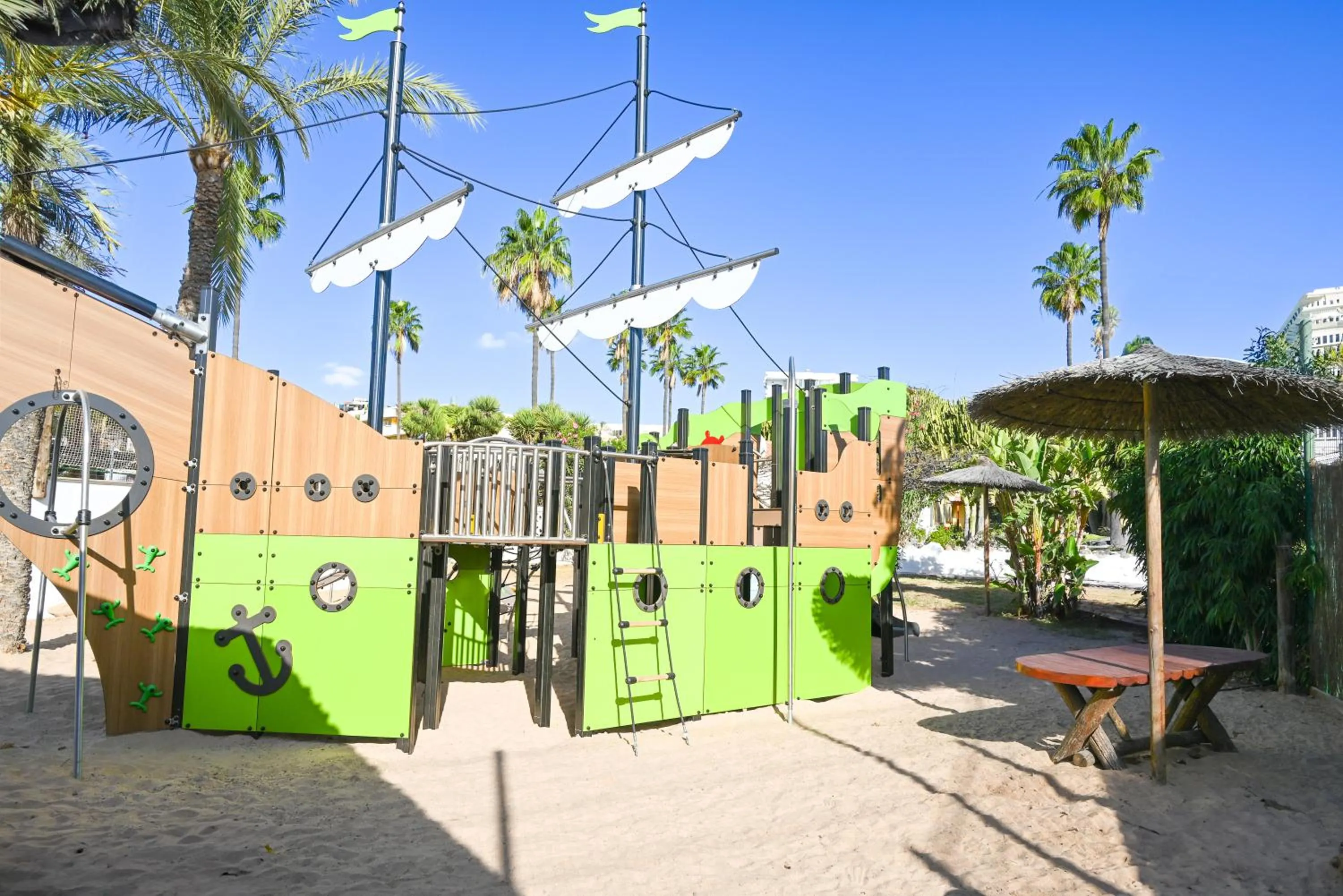 Children play ground in HL Miraflor Suites Hotel