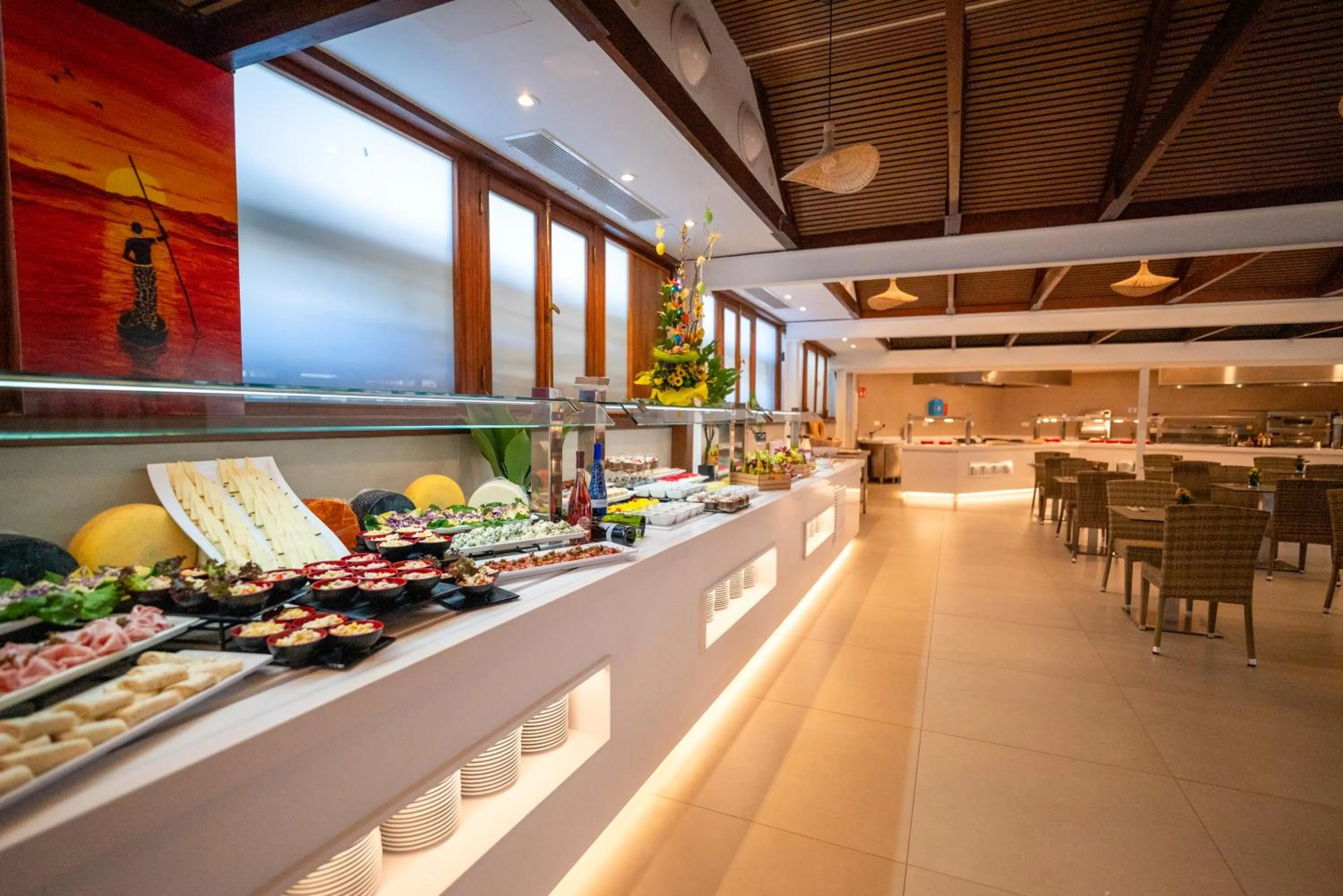 Restaurant/places to eat in HL Miraflor Suites Hotel