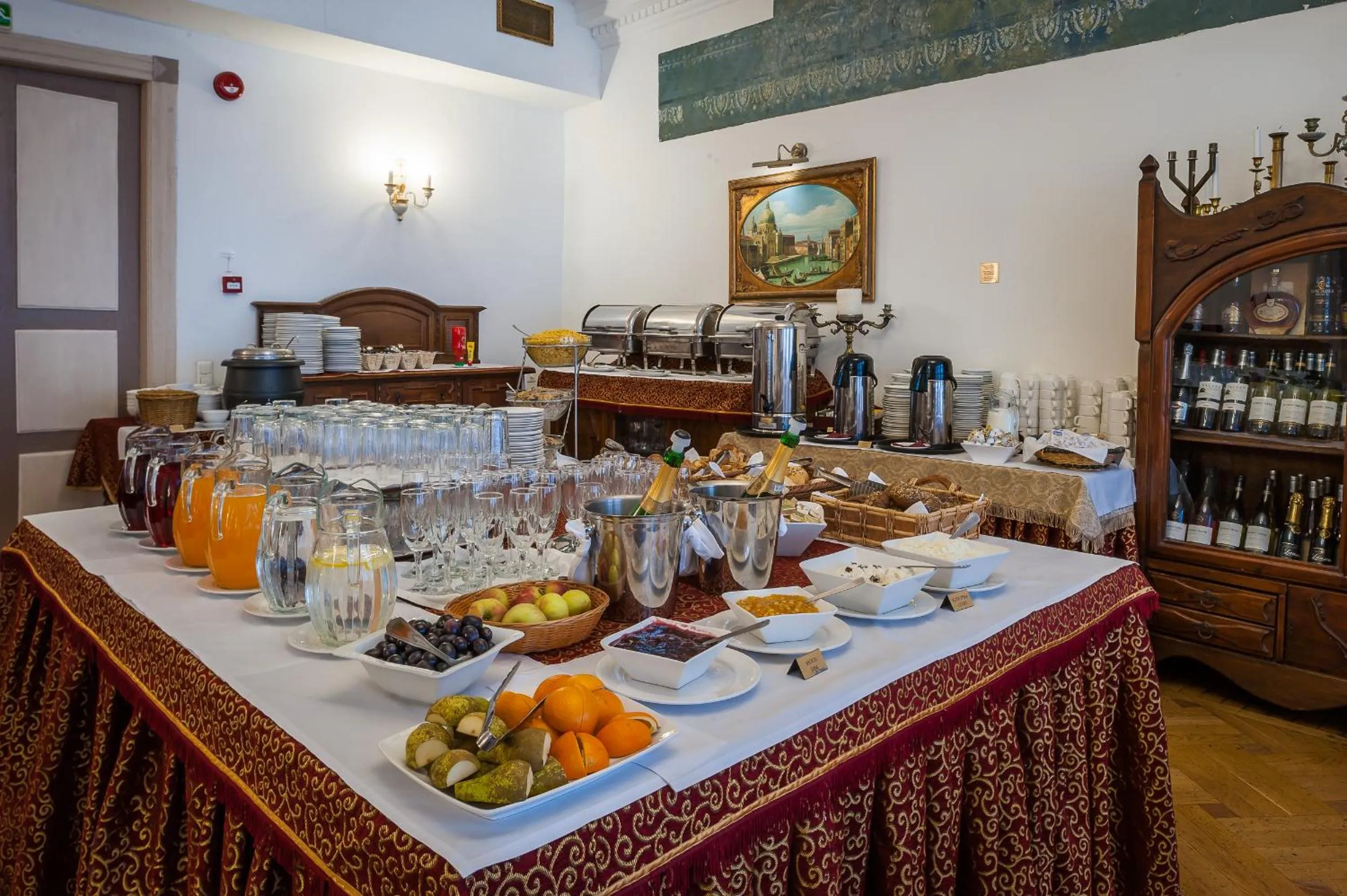 Restaurant/places to eat in St.Olav Hotel