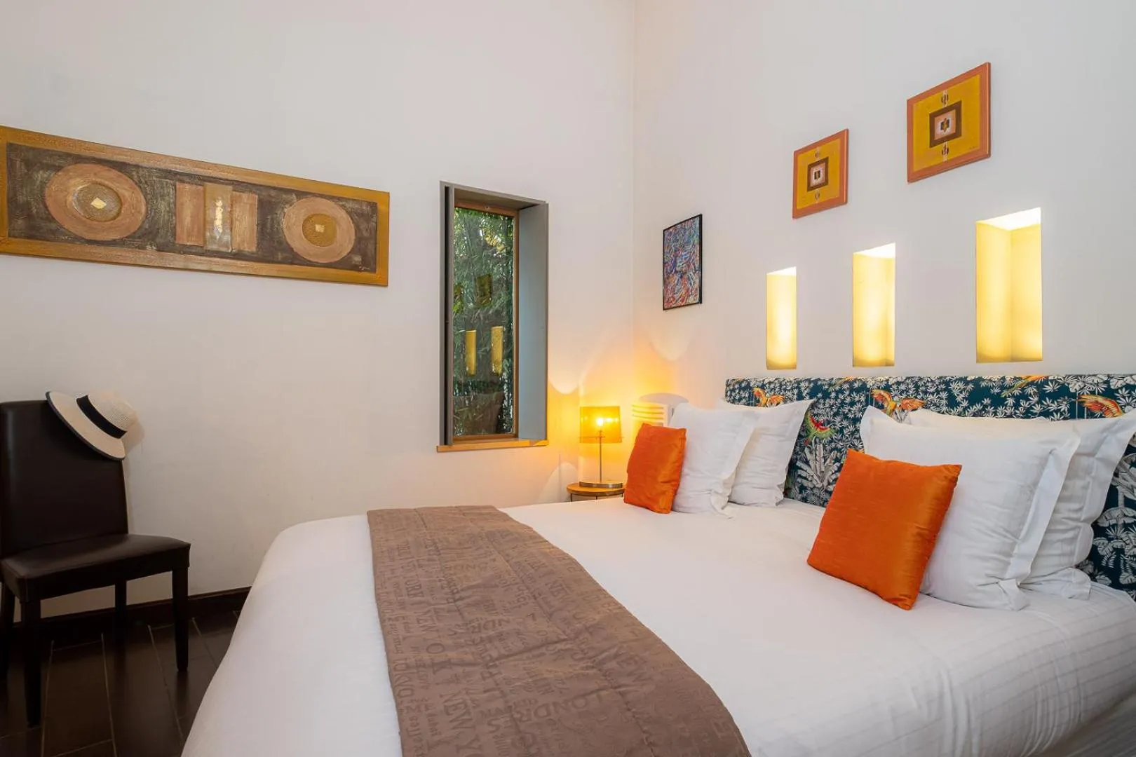 Bed in Le Pavillon des Lys - Hôtel Particulier