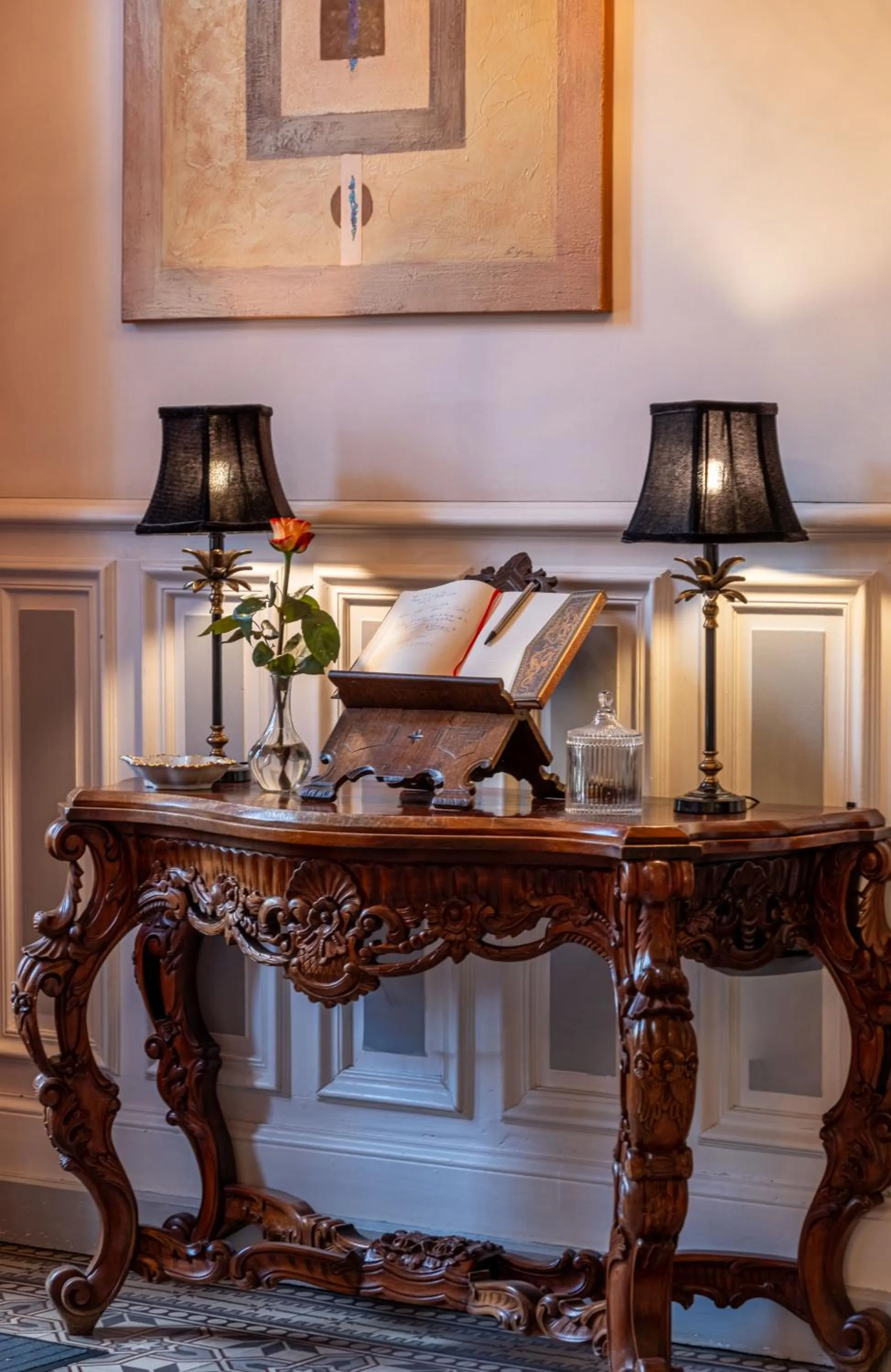 Decorative detail in Le Pavillon des Lys - Hôtel Particulier