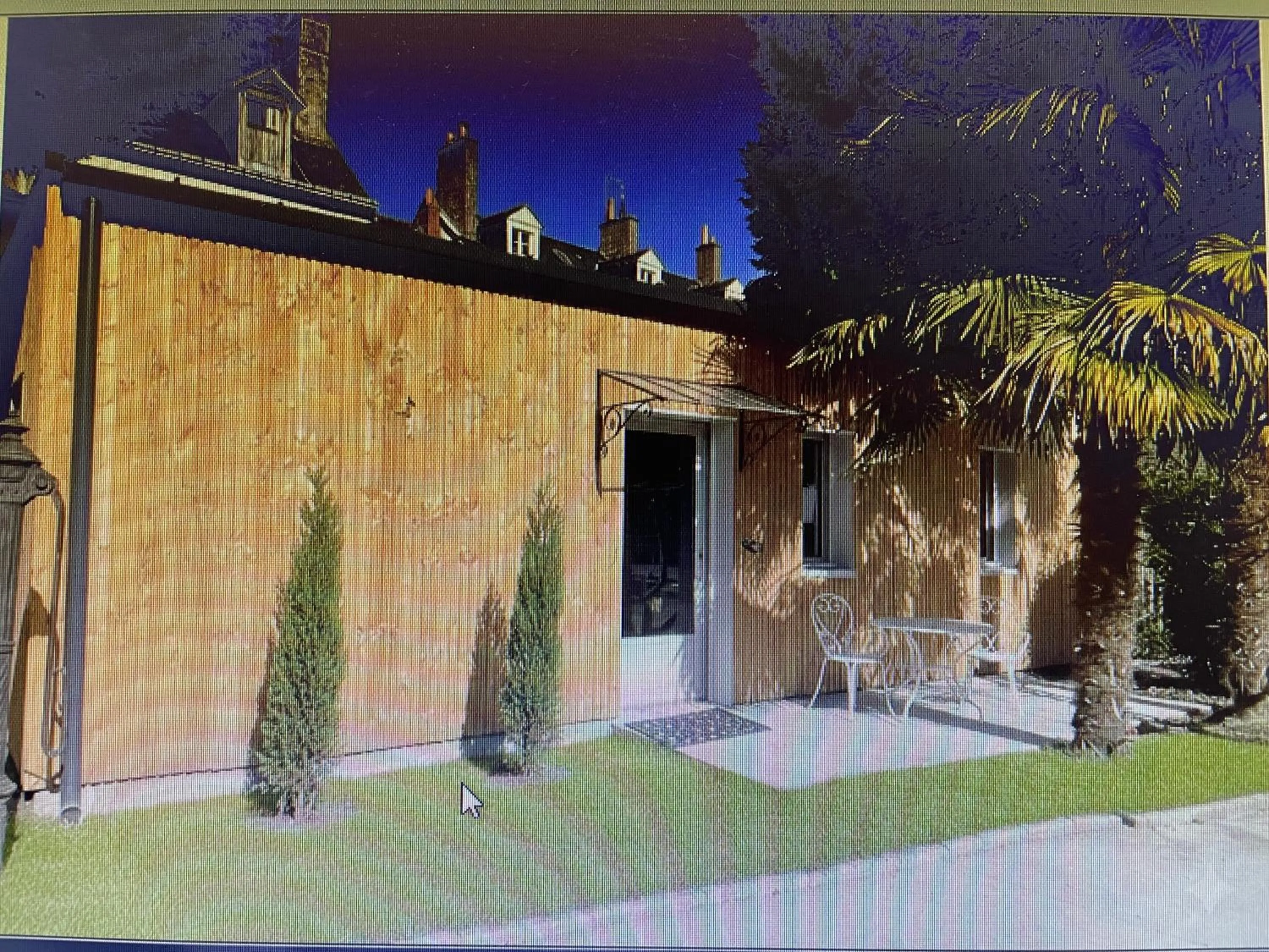 Photo of the whole room in Hôtel Le Pavillon des Lys - Amboise Centre