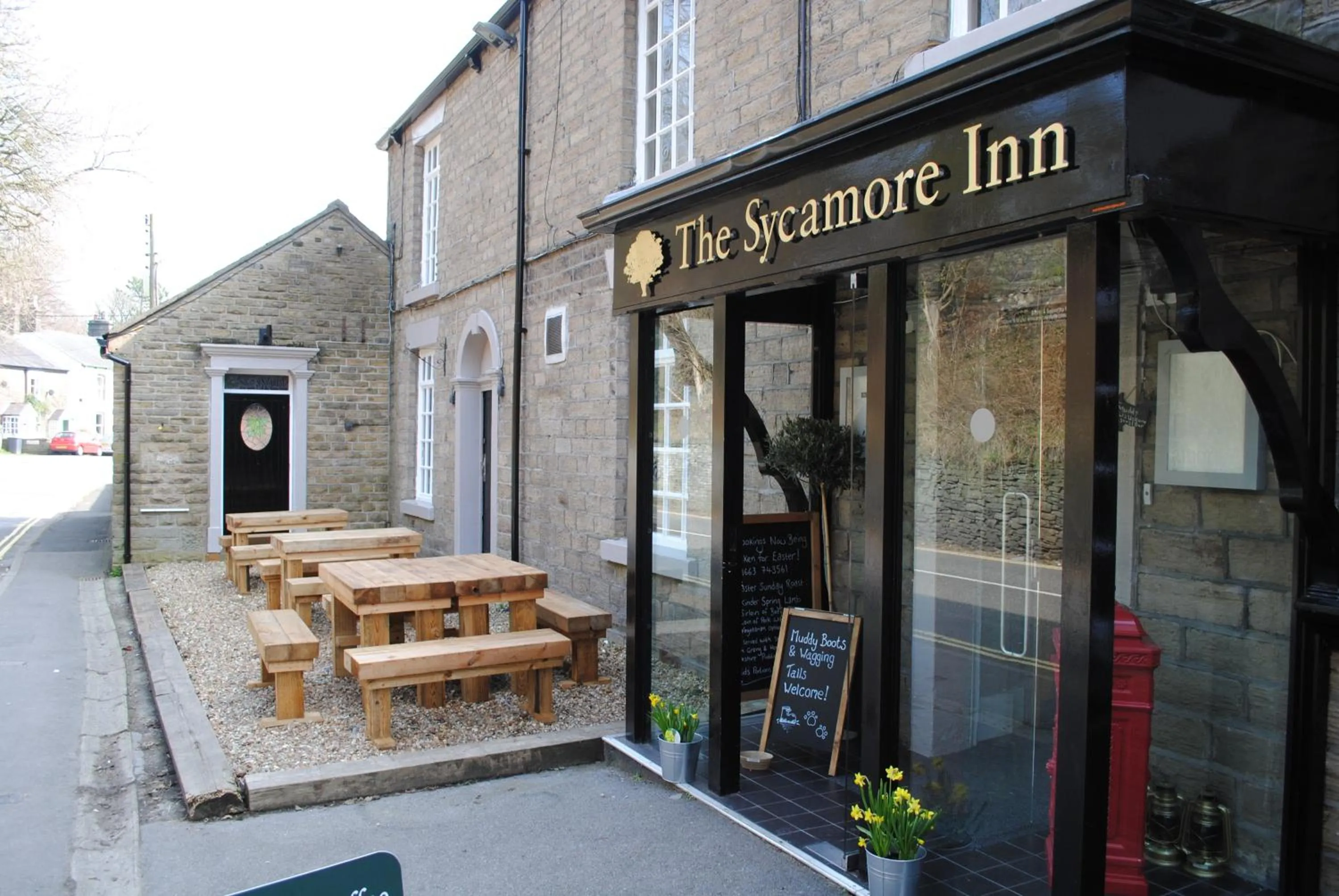 Facade/entrance in The Sycamore Inn