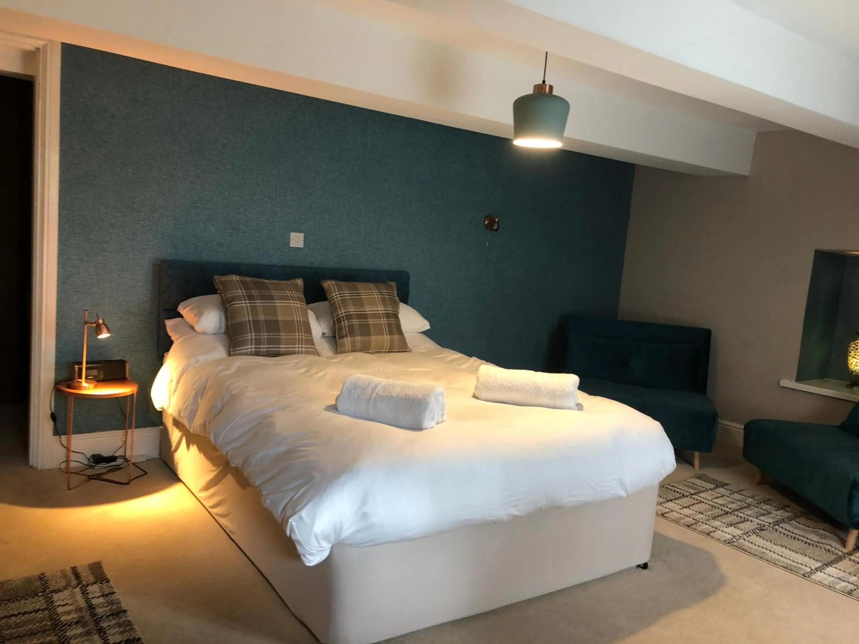 Bedroom in The Sycamore Inn