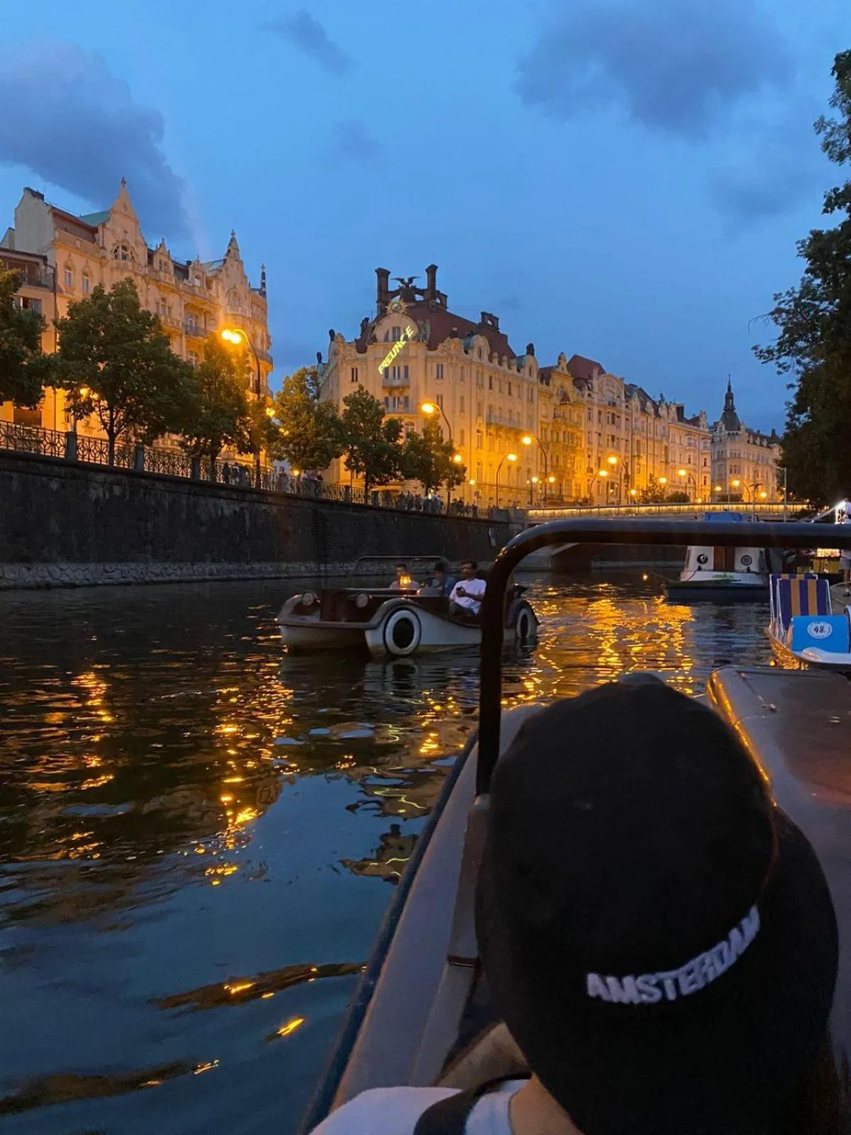 Entertainment in Hostel Downtown