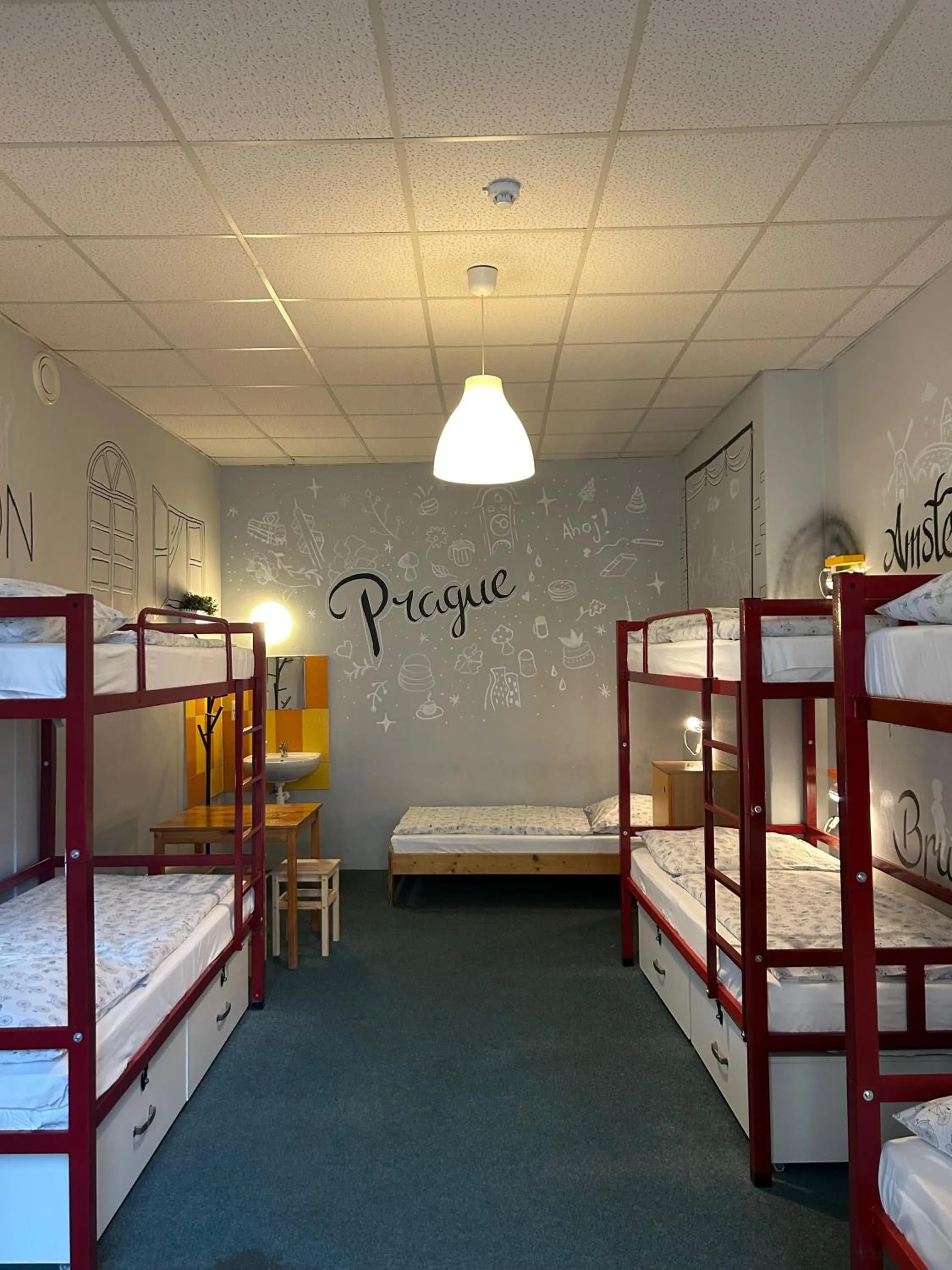 Photo of the whole room, Bed in Hostel Downtown