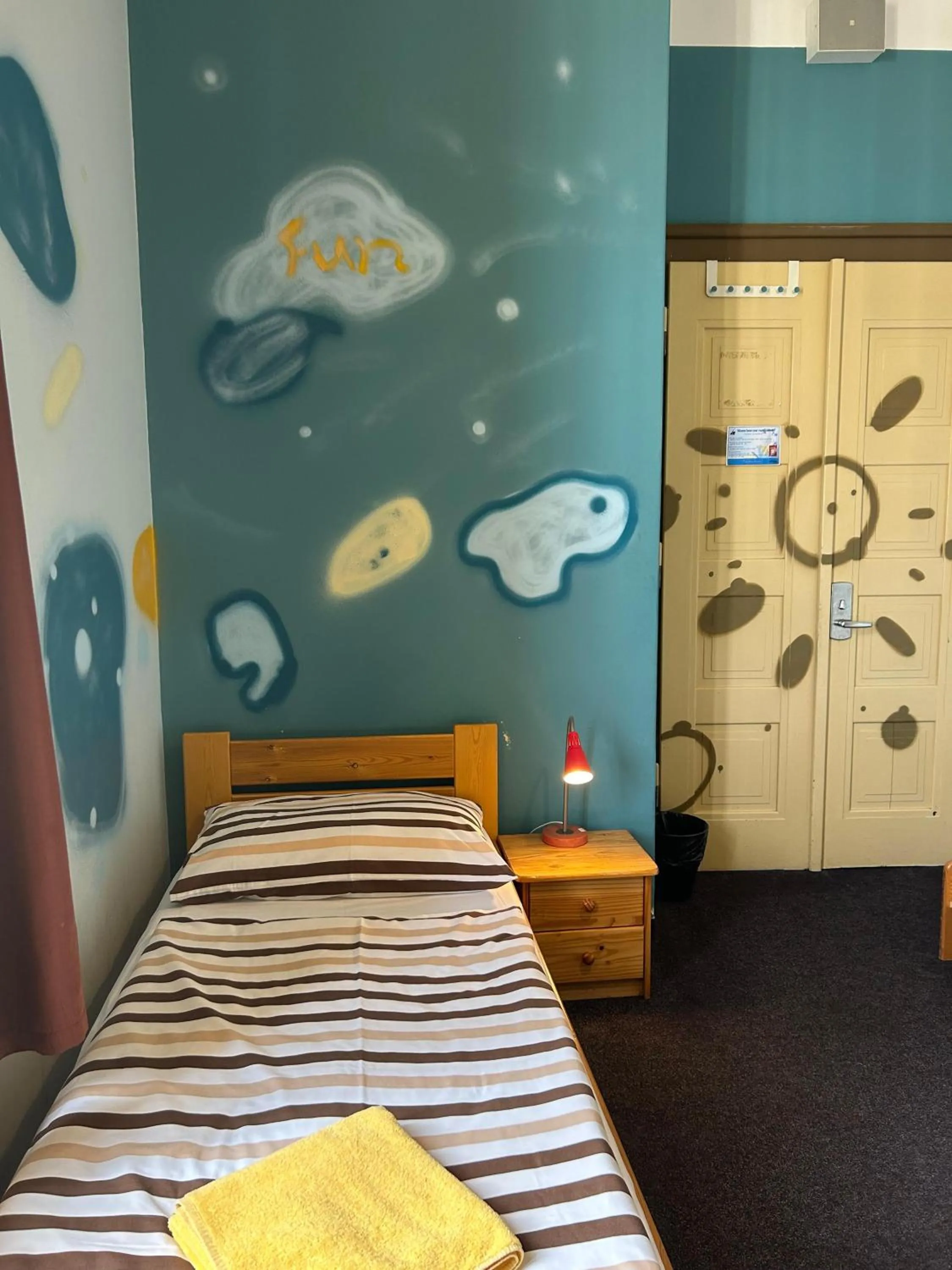 Bed in Hostel Downtown