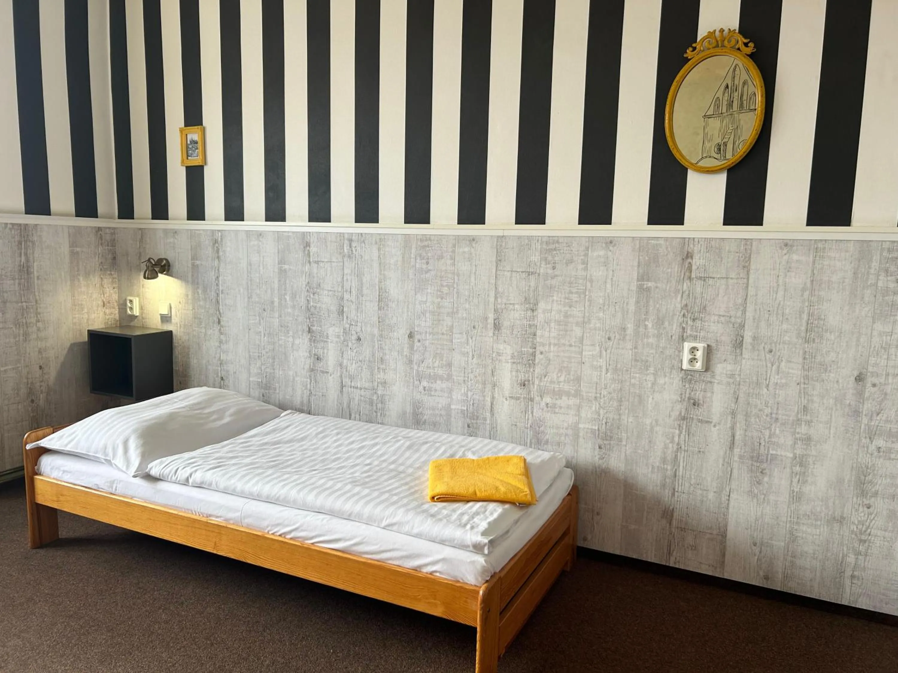 Bed in Hostel Downtown