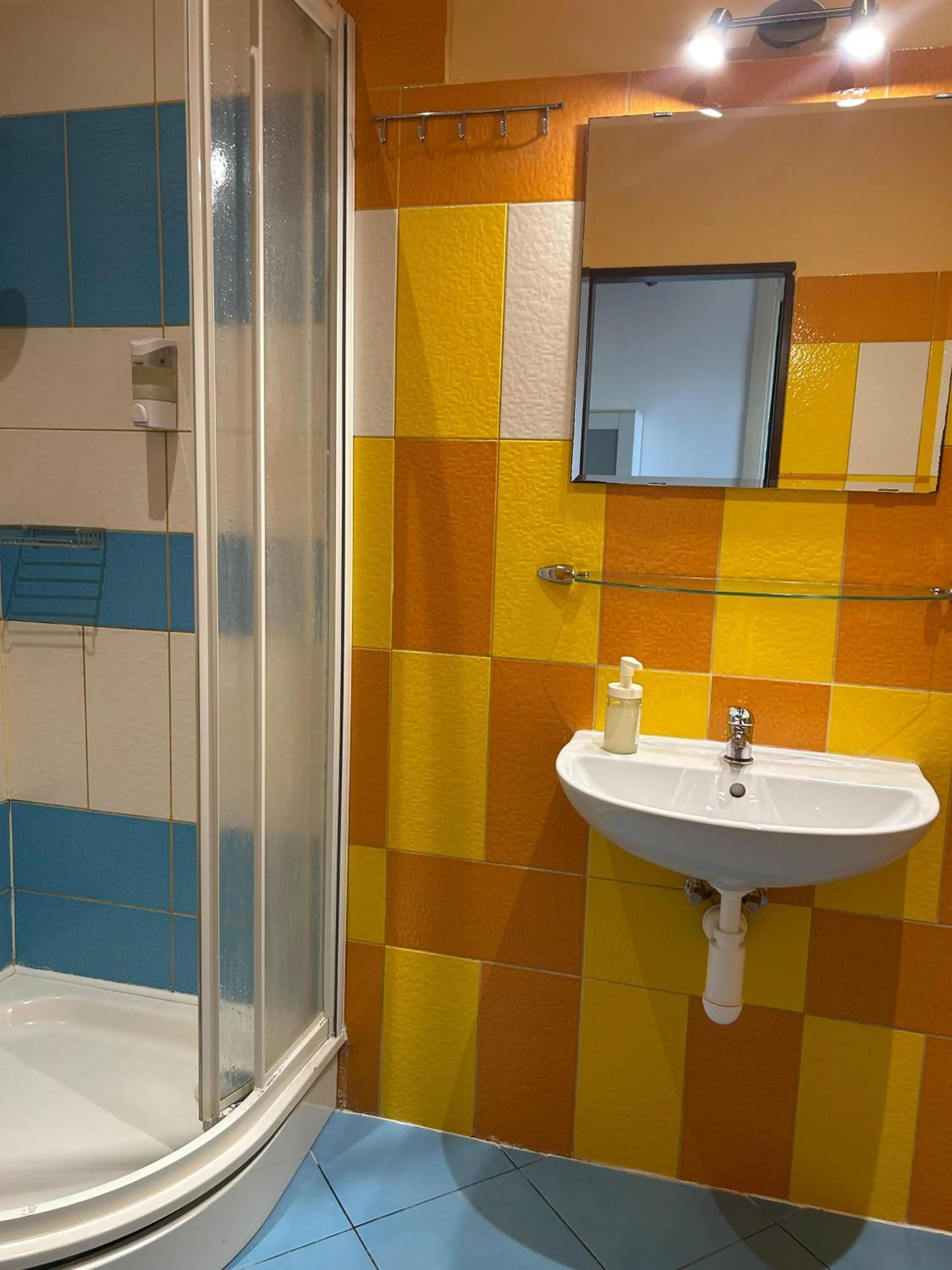 Bathroom in Hostel Downtown