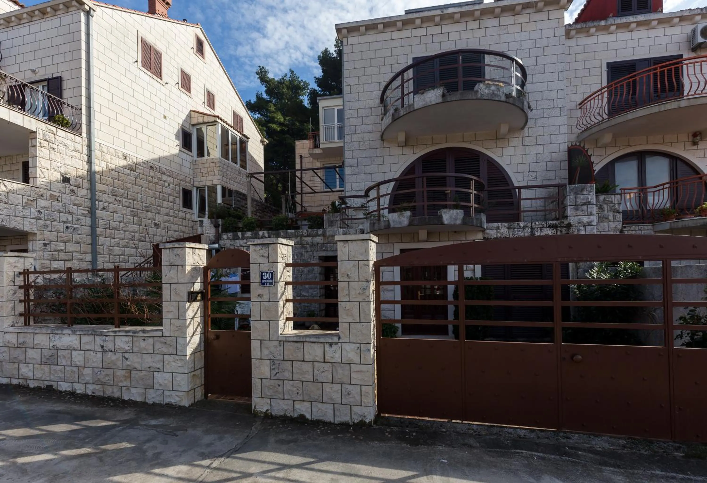 Facade/entrance in Big Terrace Apartment
