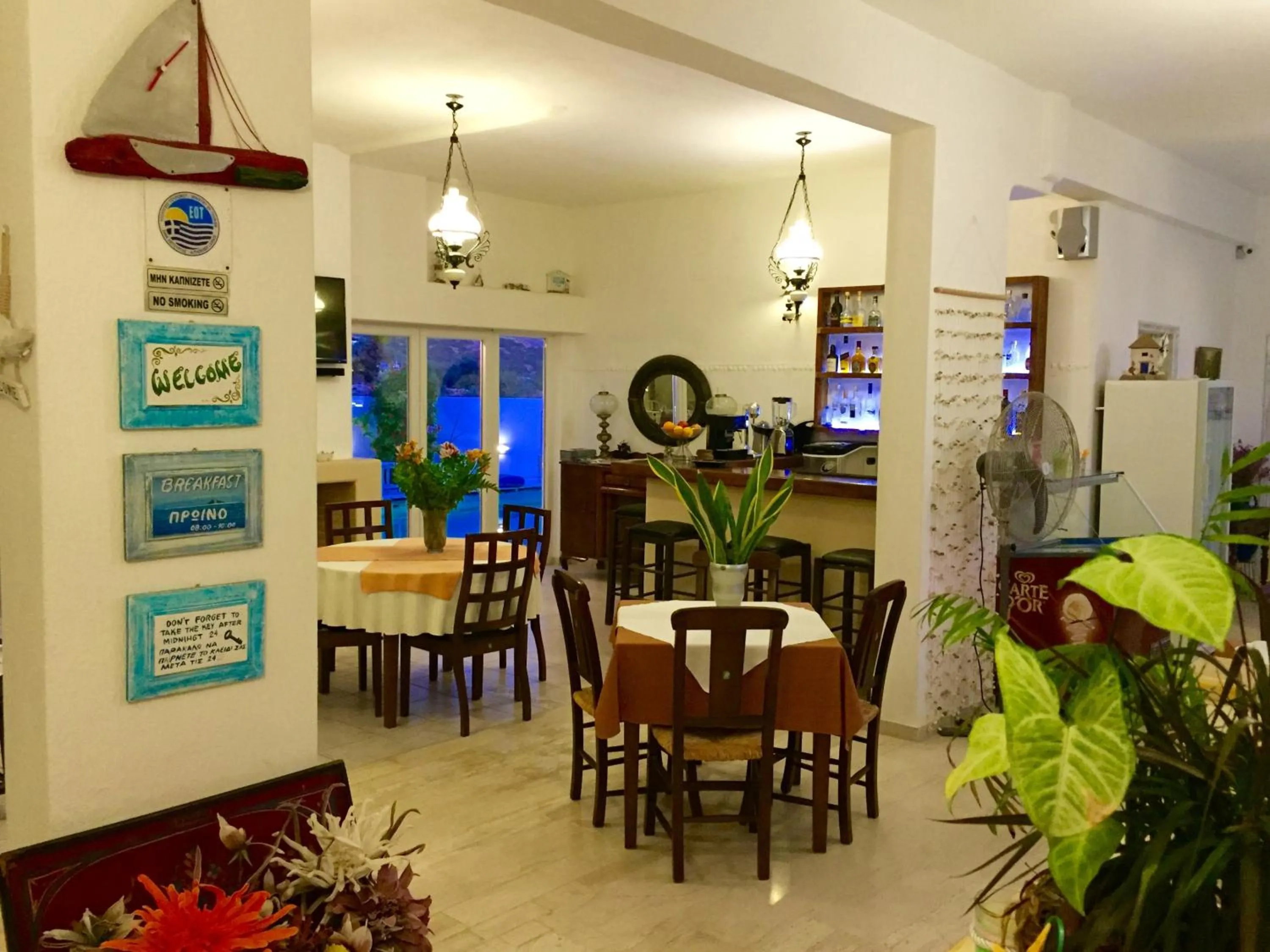 Restaurant/places to eat in Aphrodite Boutique Hotel