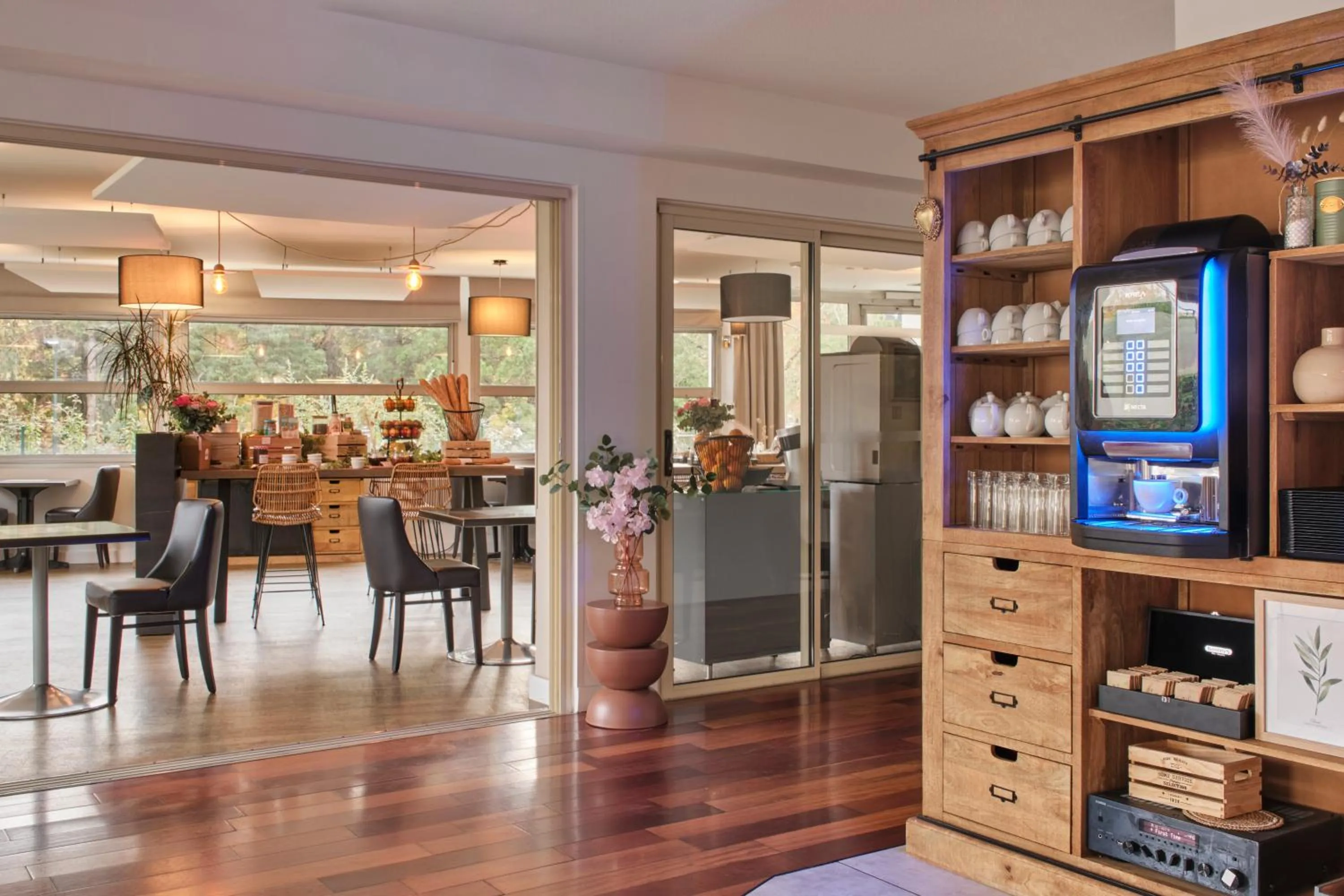 Restaurant/places to eat in The Originals City, Le Beaujoire, Nantes - En face du Parc des Expositions et face au Stade Beaujoire