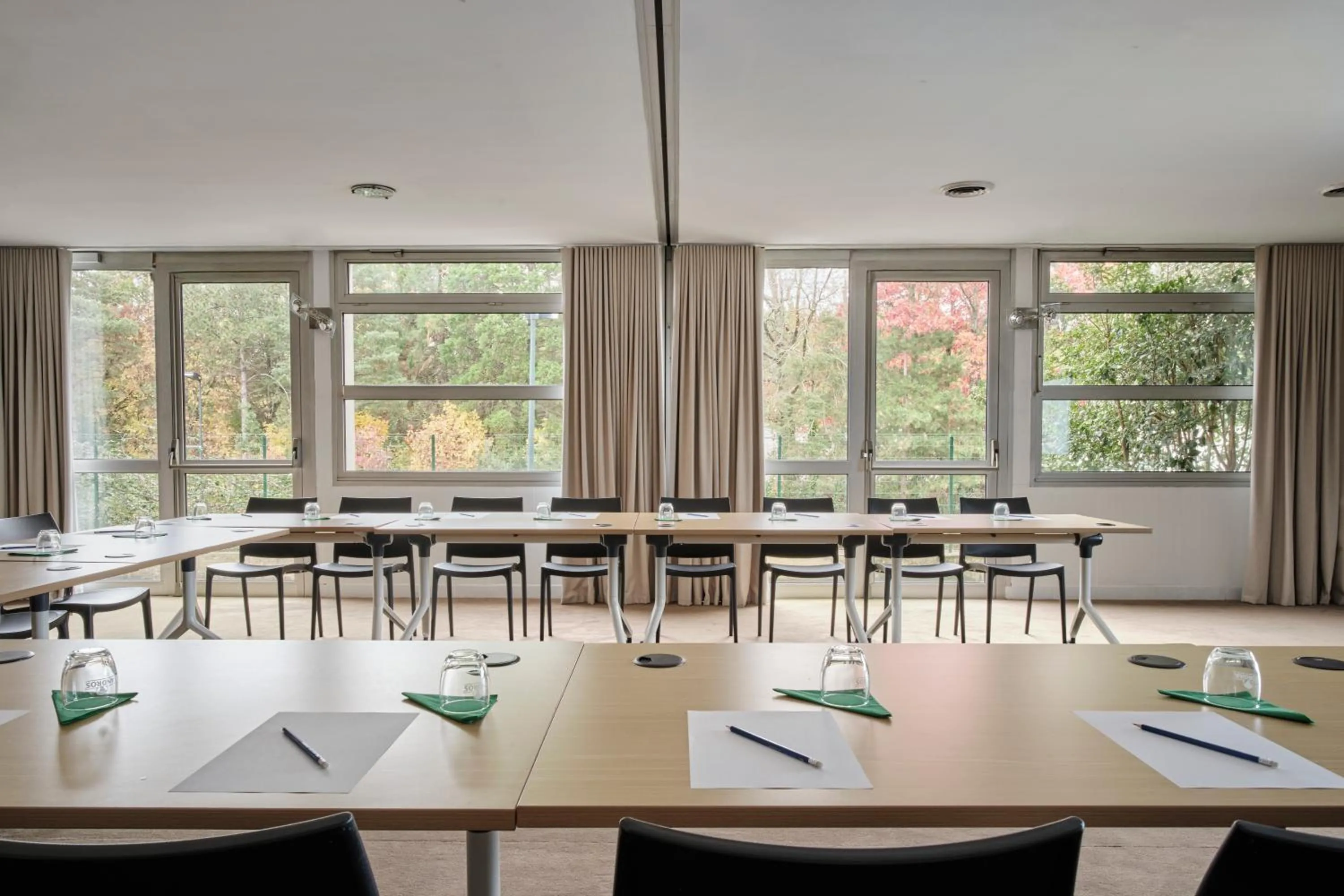 Meeting/conference room in The Originals City, Le Beaujoire, Nantes - En face du Parc des Expositions et face au Stade Beaujoire