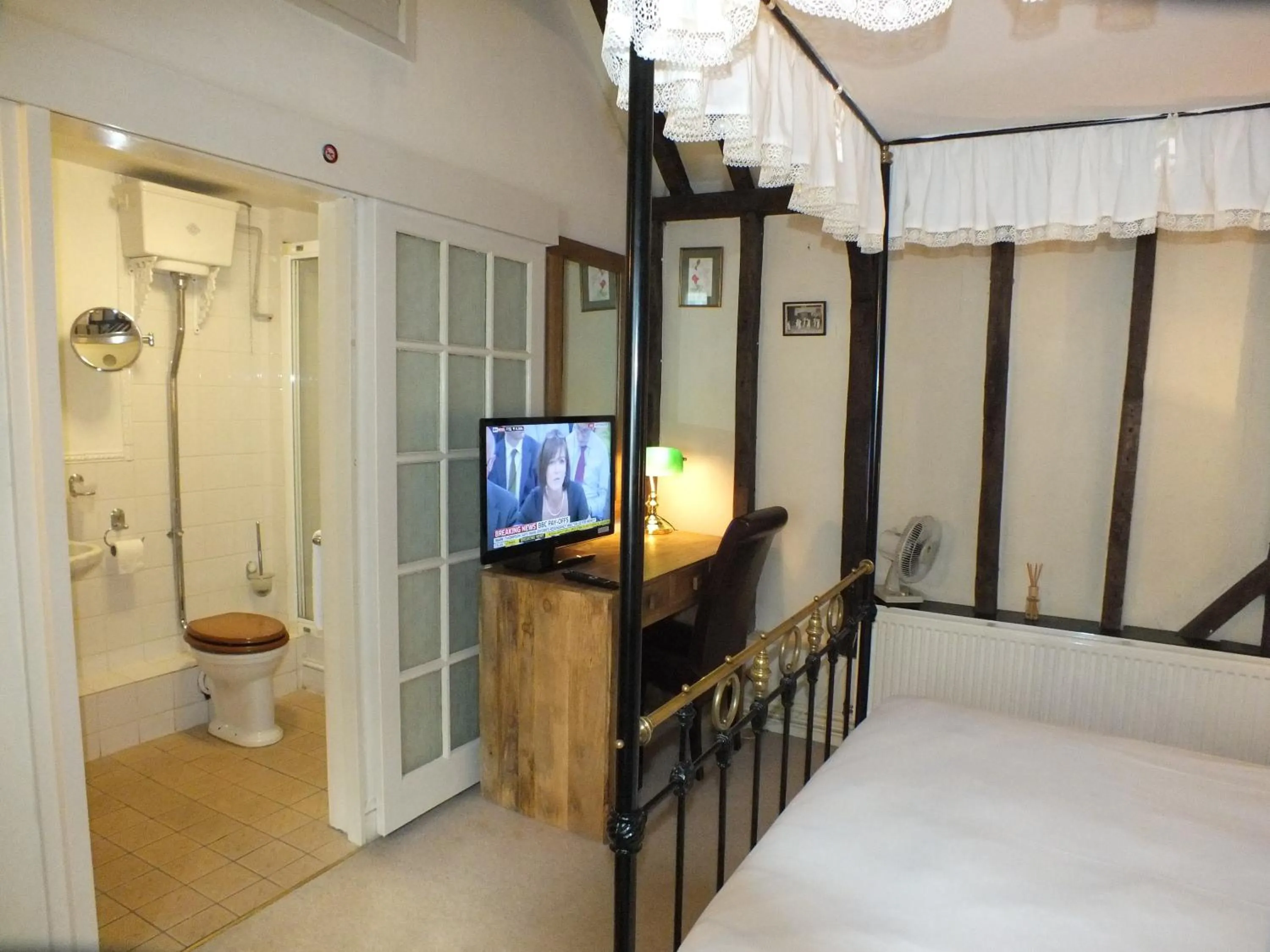 Decorative detail, Bed in Clifton Hampden B&B