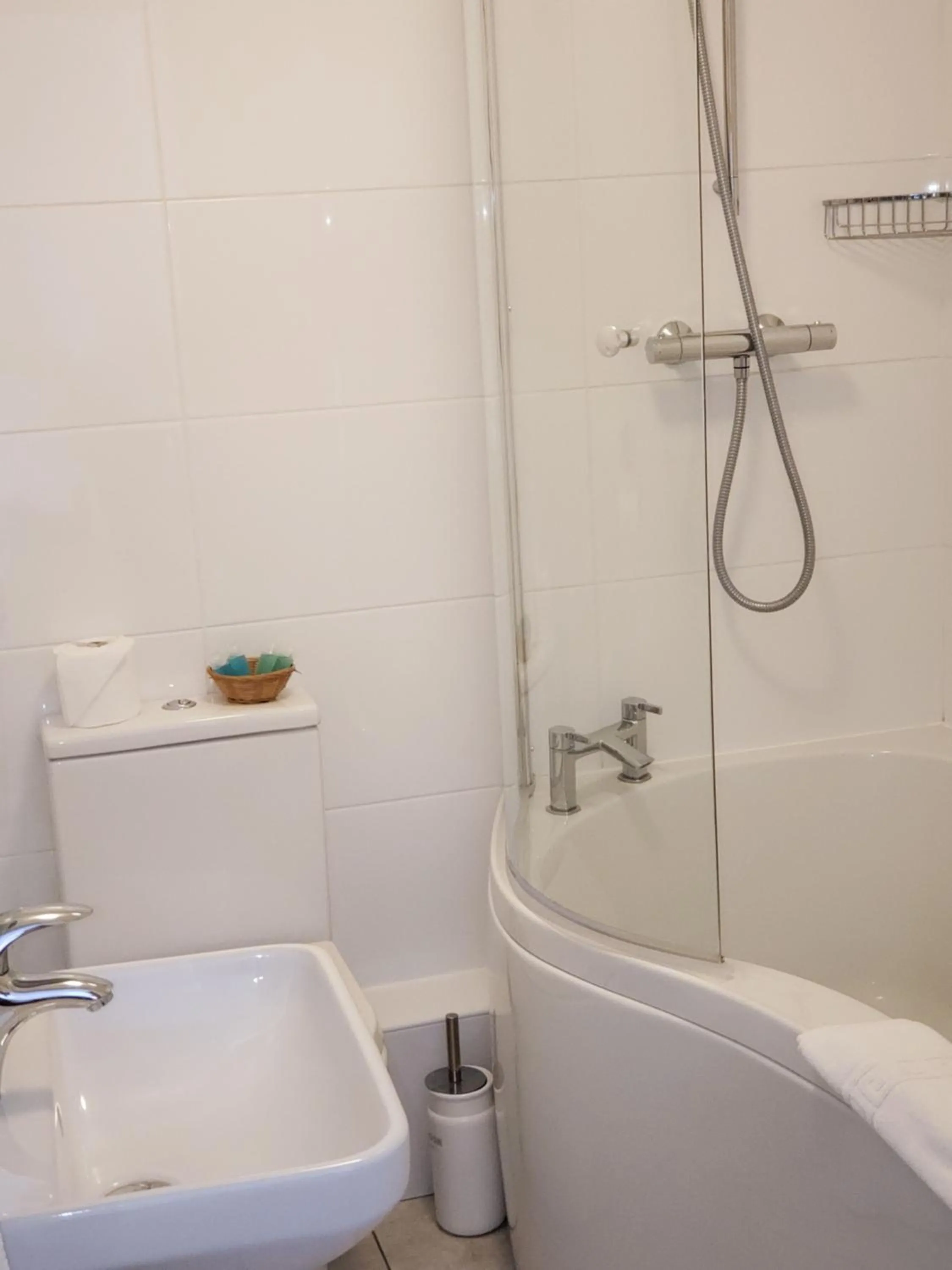 Bathroom in Clifton Hampden B&B