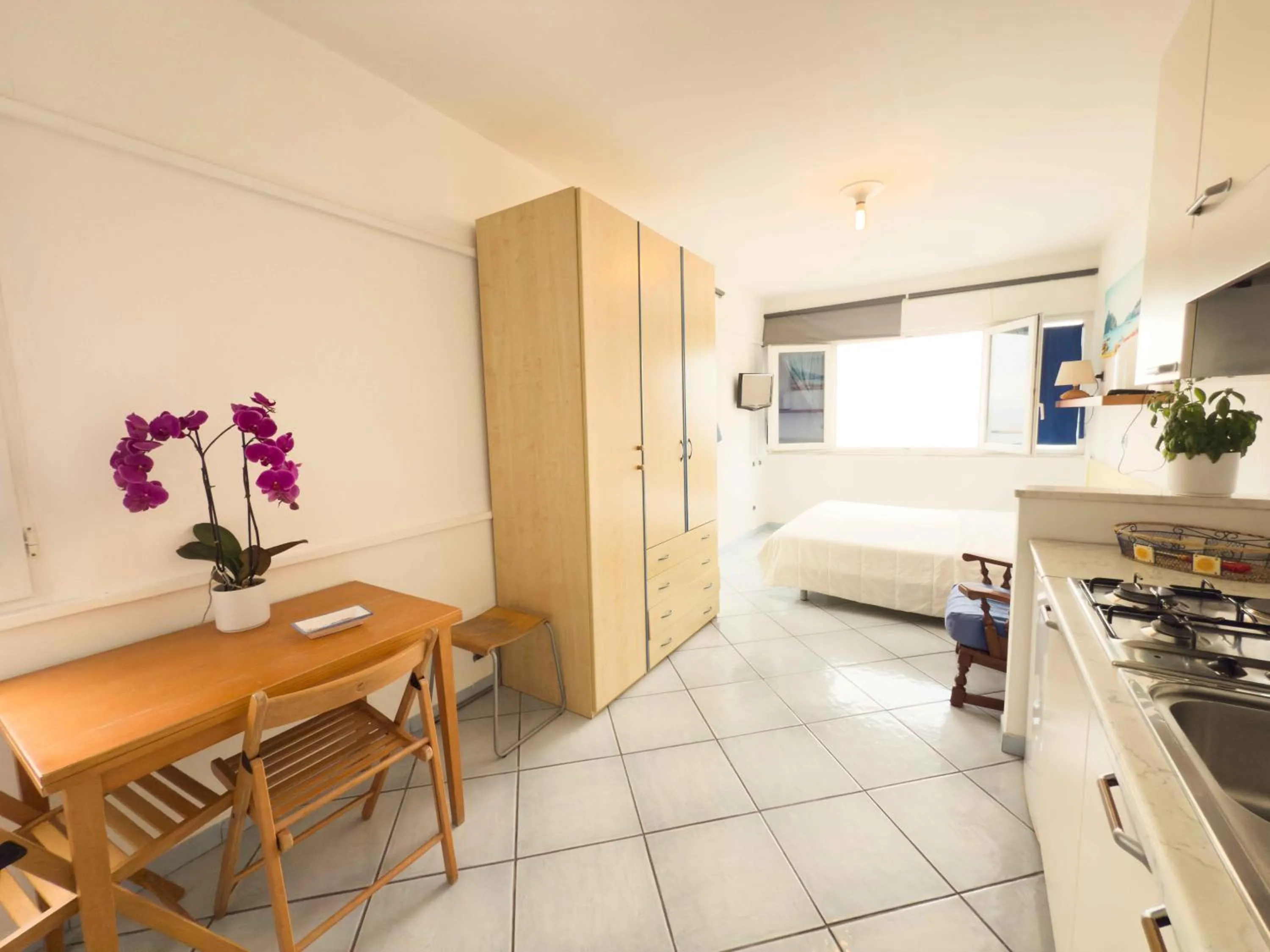 Photo of the whole room in Excelsior Mare Suite