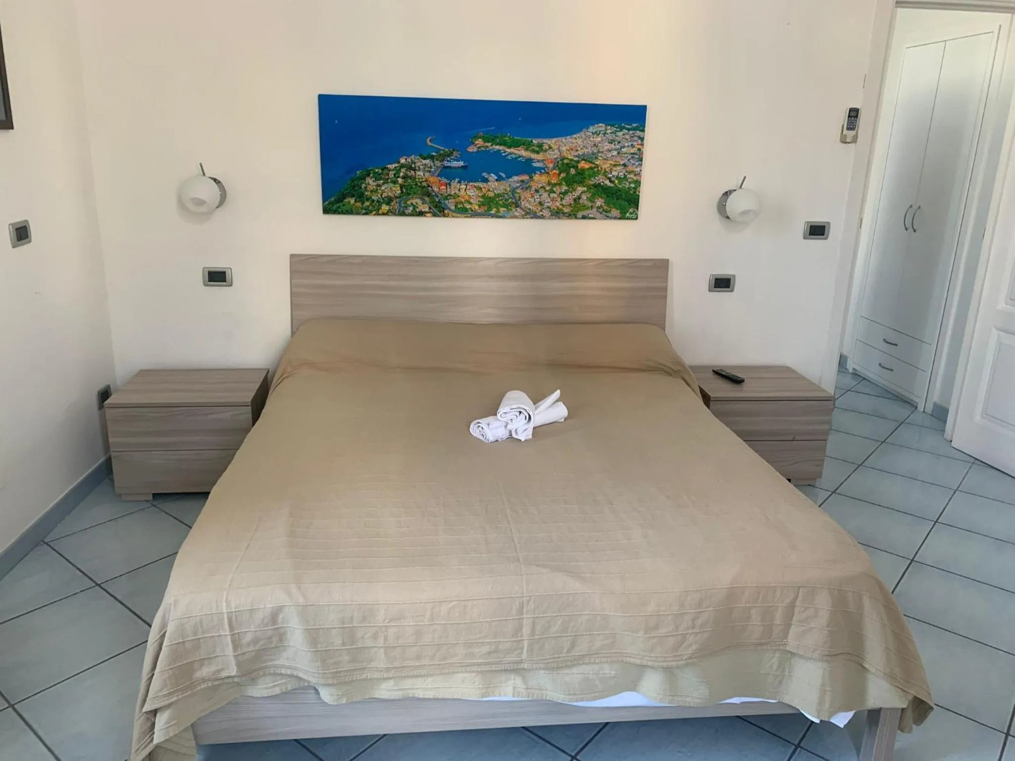 Bed in Excelsior Mare Suite