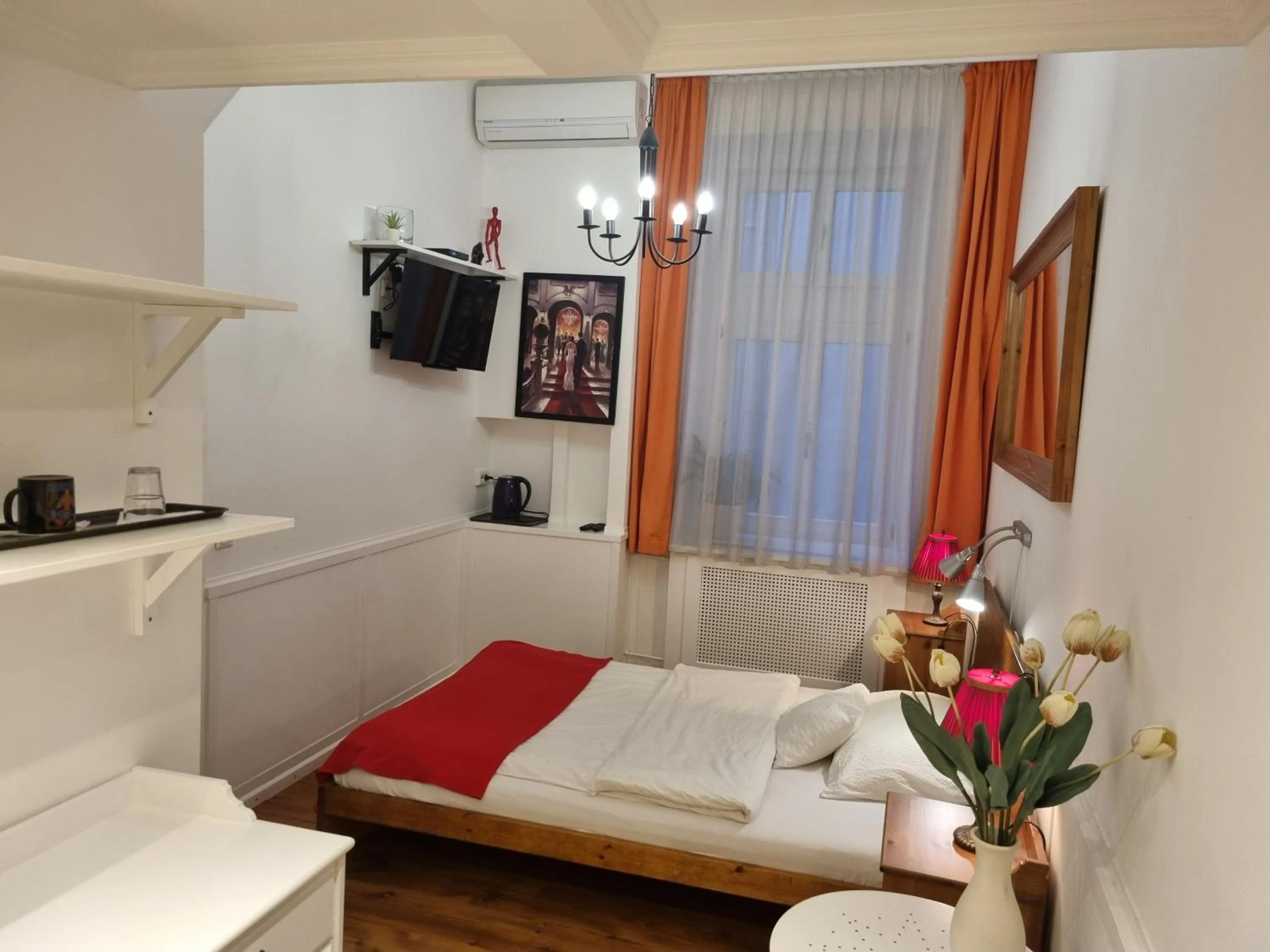 TV and multimedia, Bed in Connection Guesthouse