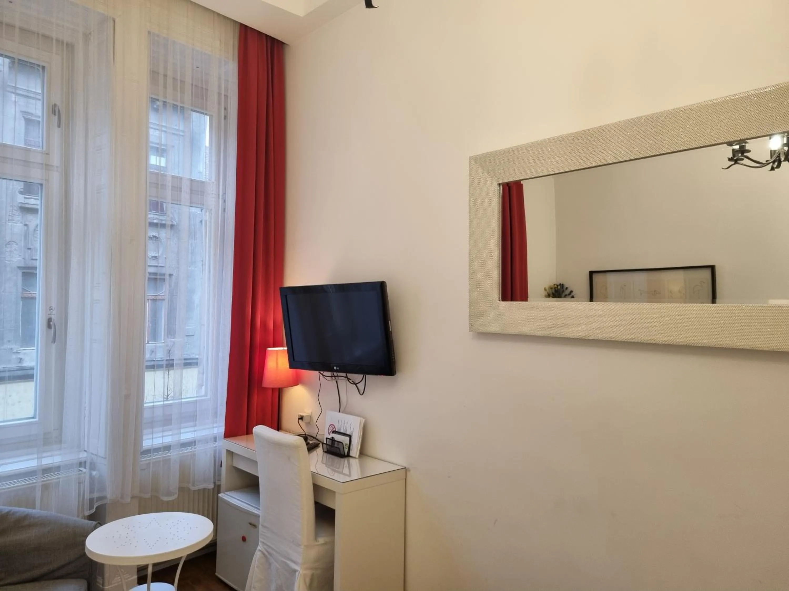 TV and multimedia in Connection Guesthouse
