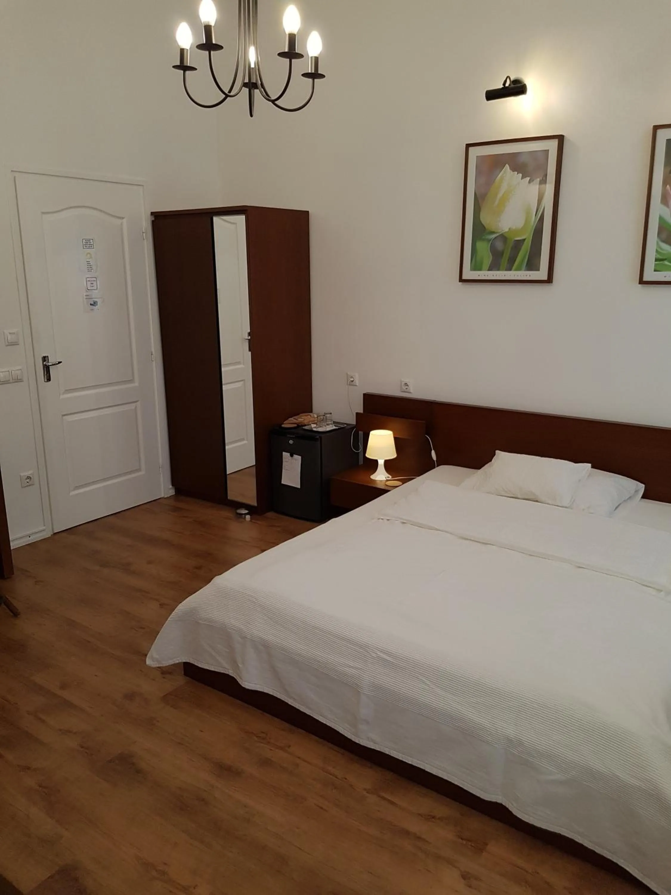 Photo of the whole room, Bed in Connection Guesthouse