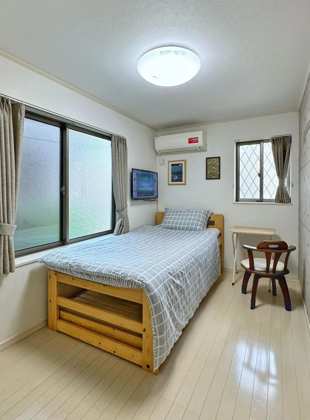 Bed in Tokyo Sakura hotel