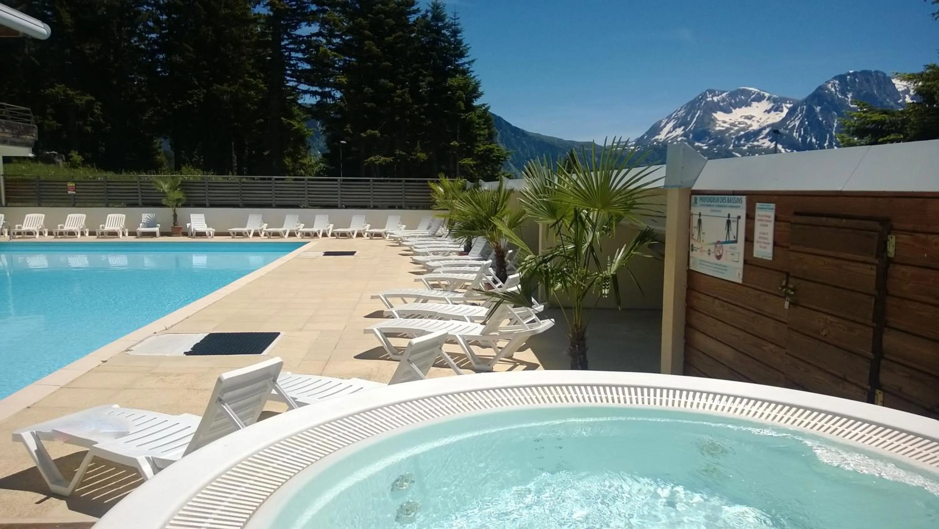 Hot Tub in Résidence Les Villages du Bachat