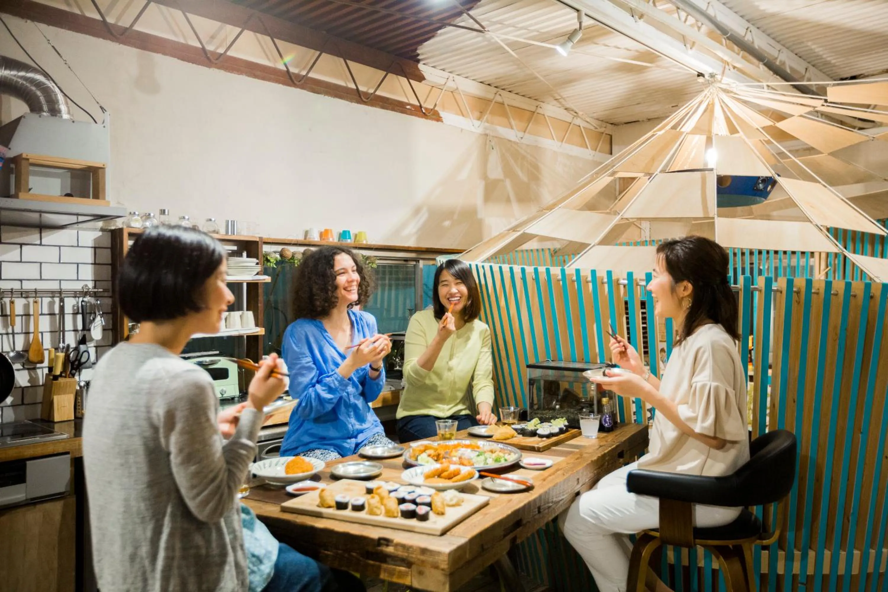 group of guests in Kobe Guesthouse MAYA