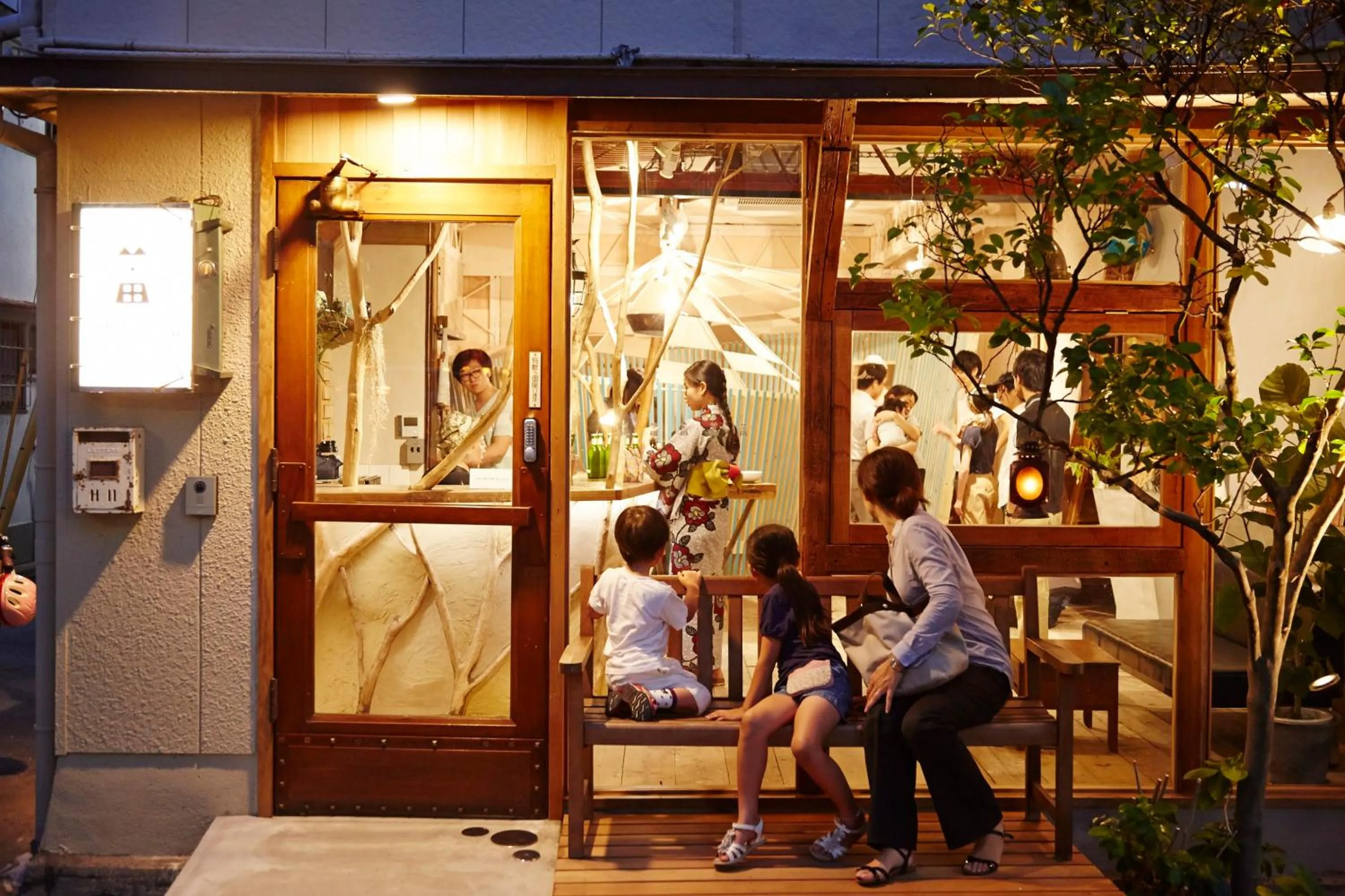 Night in Kobe Guesthouse MAYA