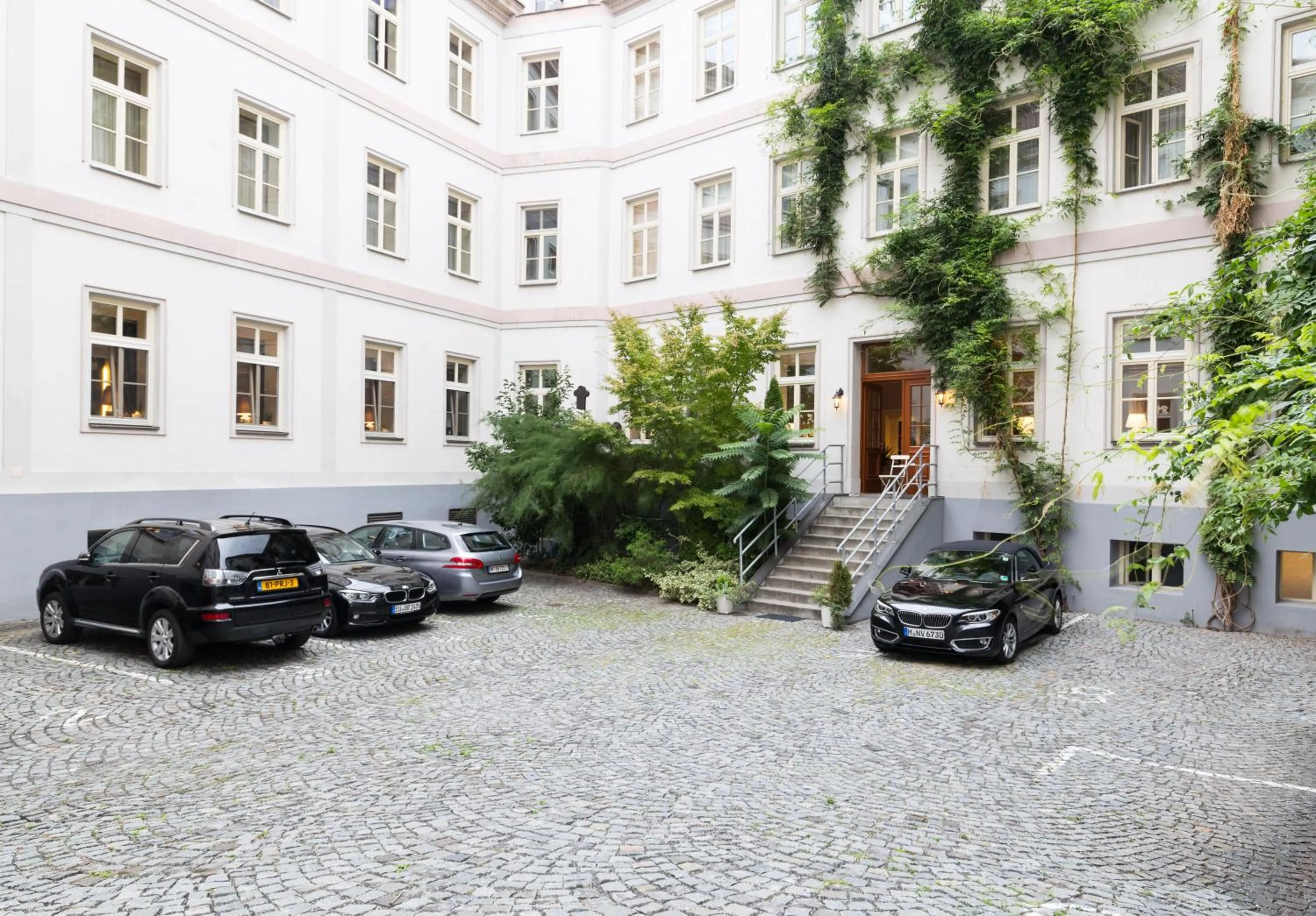 Area and facilities in Unitas Hotel