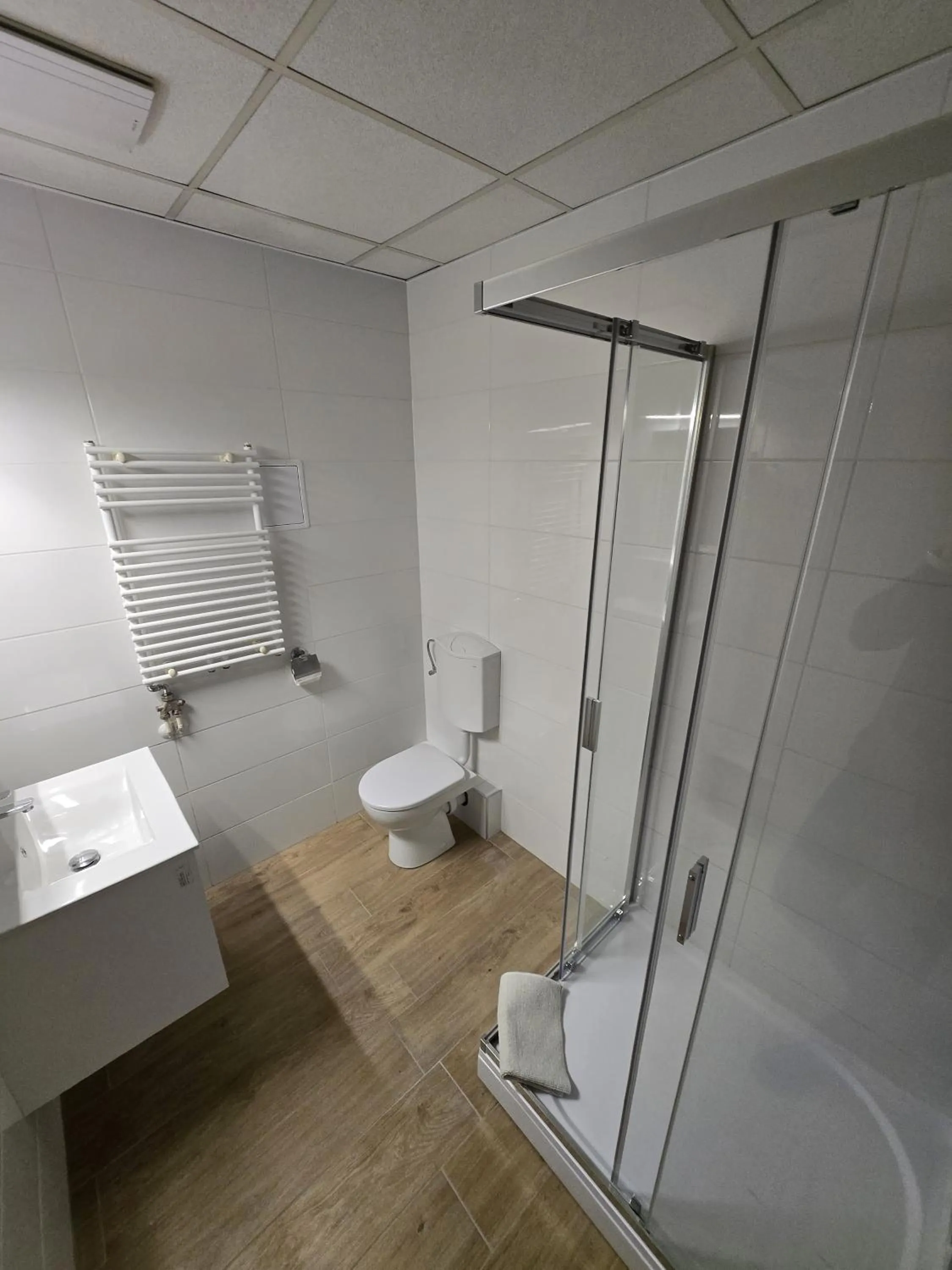 Bathroom in Gartner Hotel