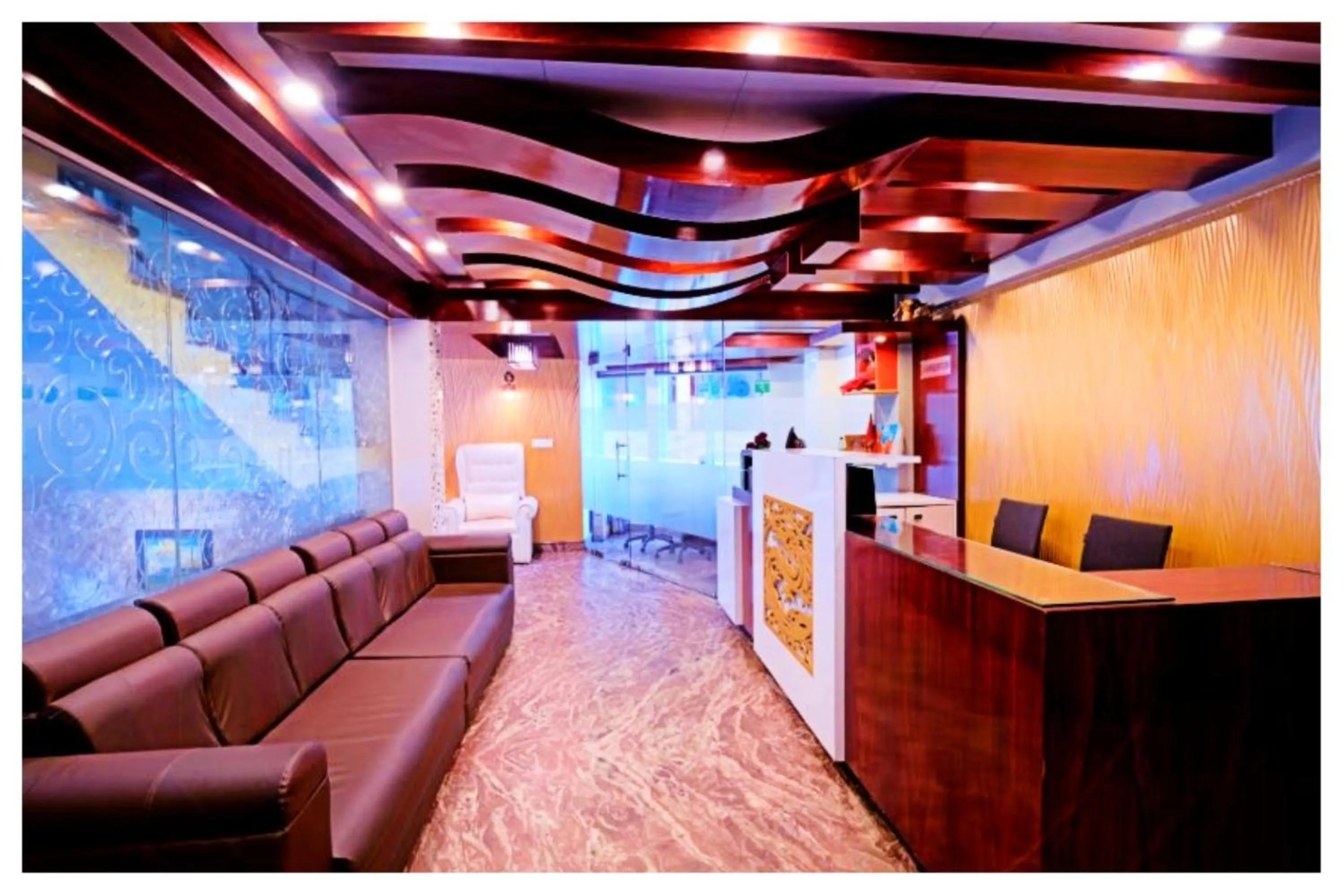 Communal lounge/ TV room in Hotel Zambala Retreat & Spa Darjeeling