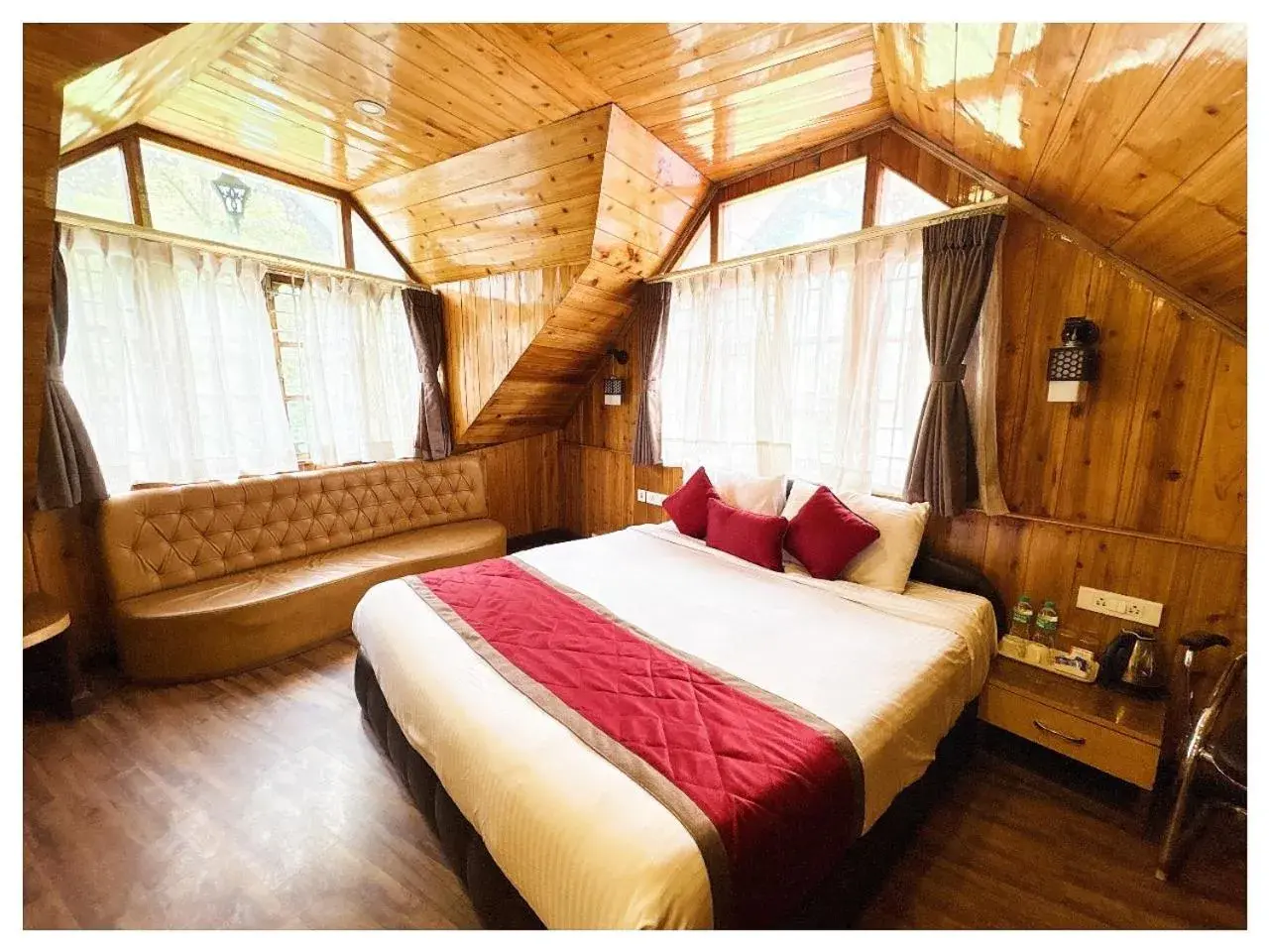 Superior King Suite in Hotel Zambala Retreat & Spa Darjeeling Superior King Suite in Hotel Zambala Retreat & Spa Darjeeling