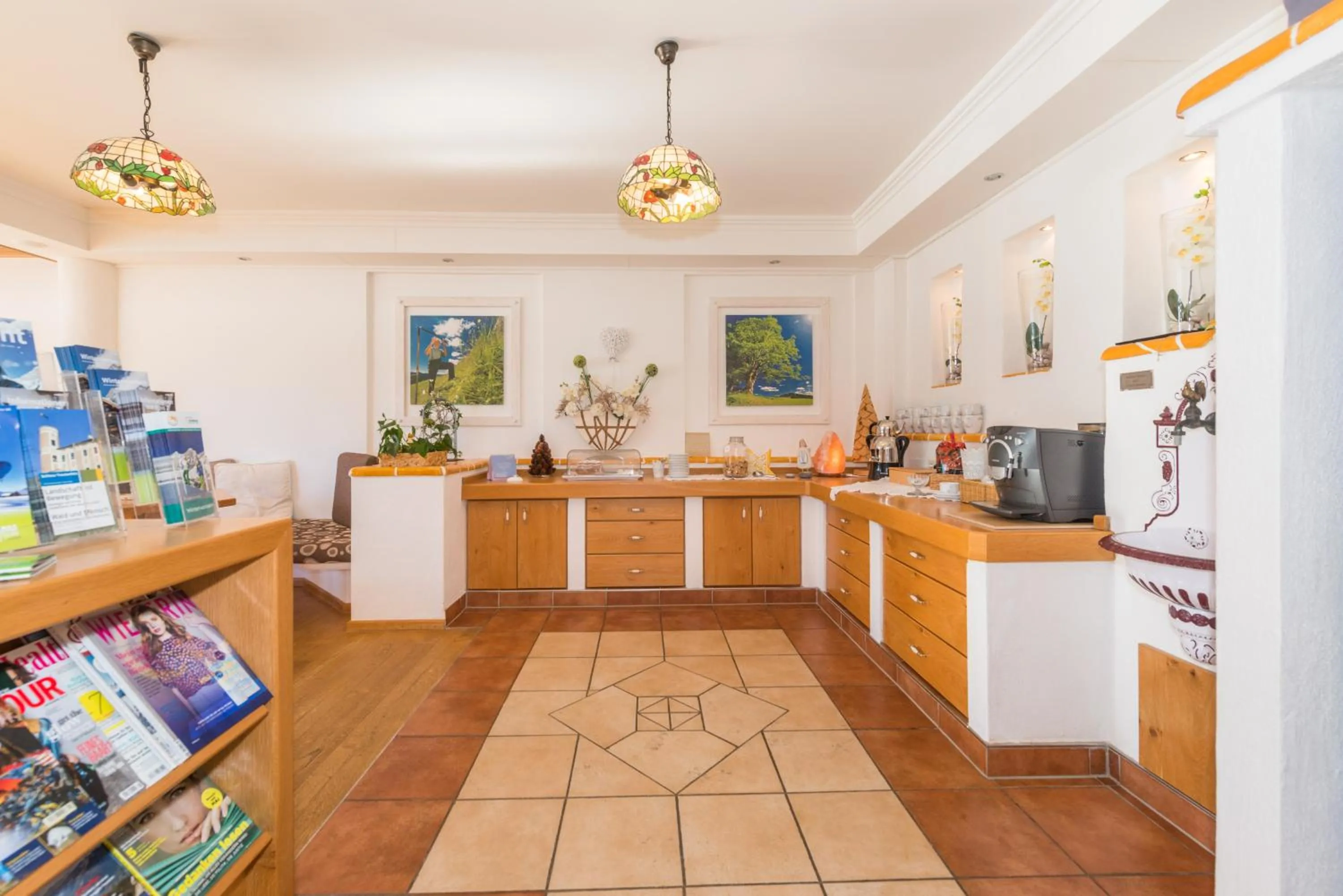 Lounge or bar in Landhaus & Ferienwohnungen Bergrast