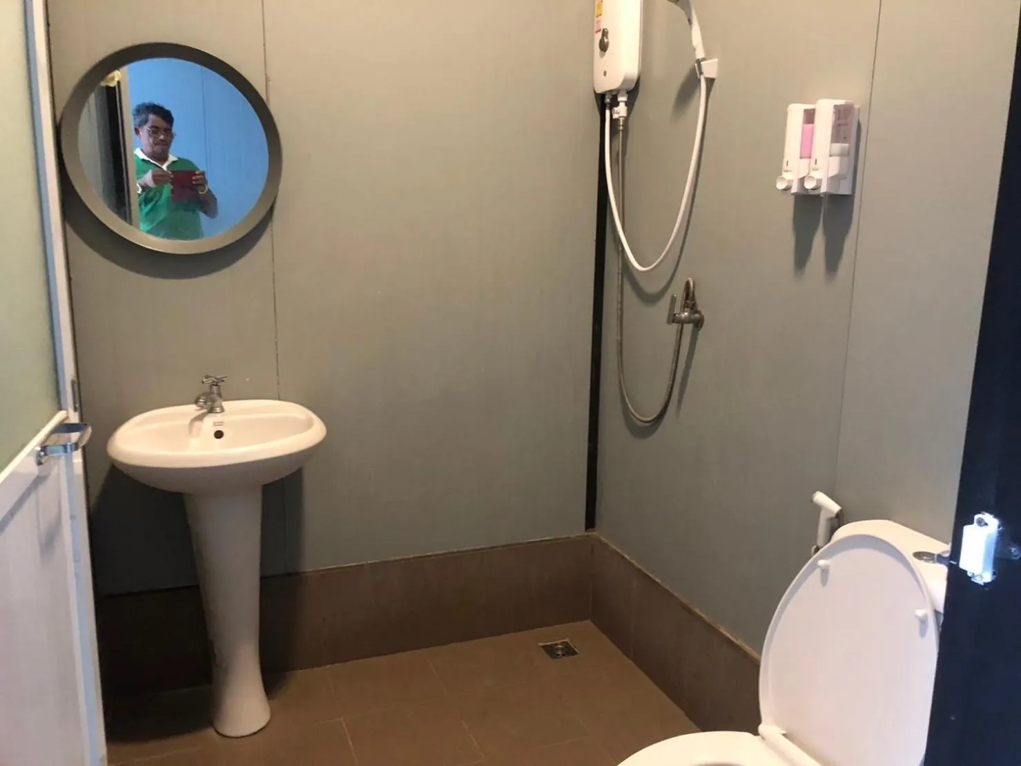 Bathroom in Green Happy Homestay