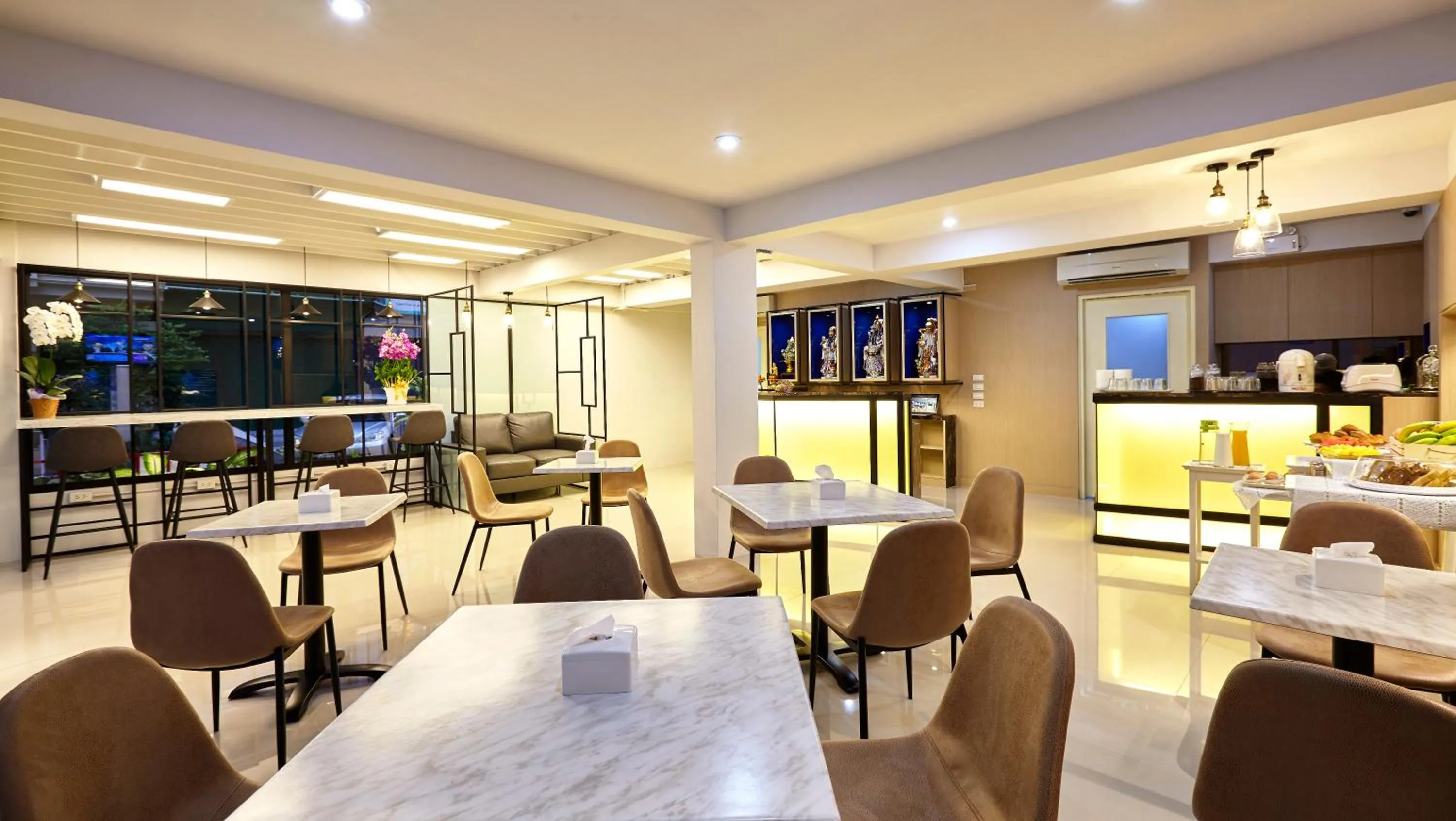 Decorative detail in Le Bonheur Poshtel