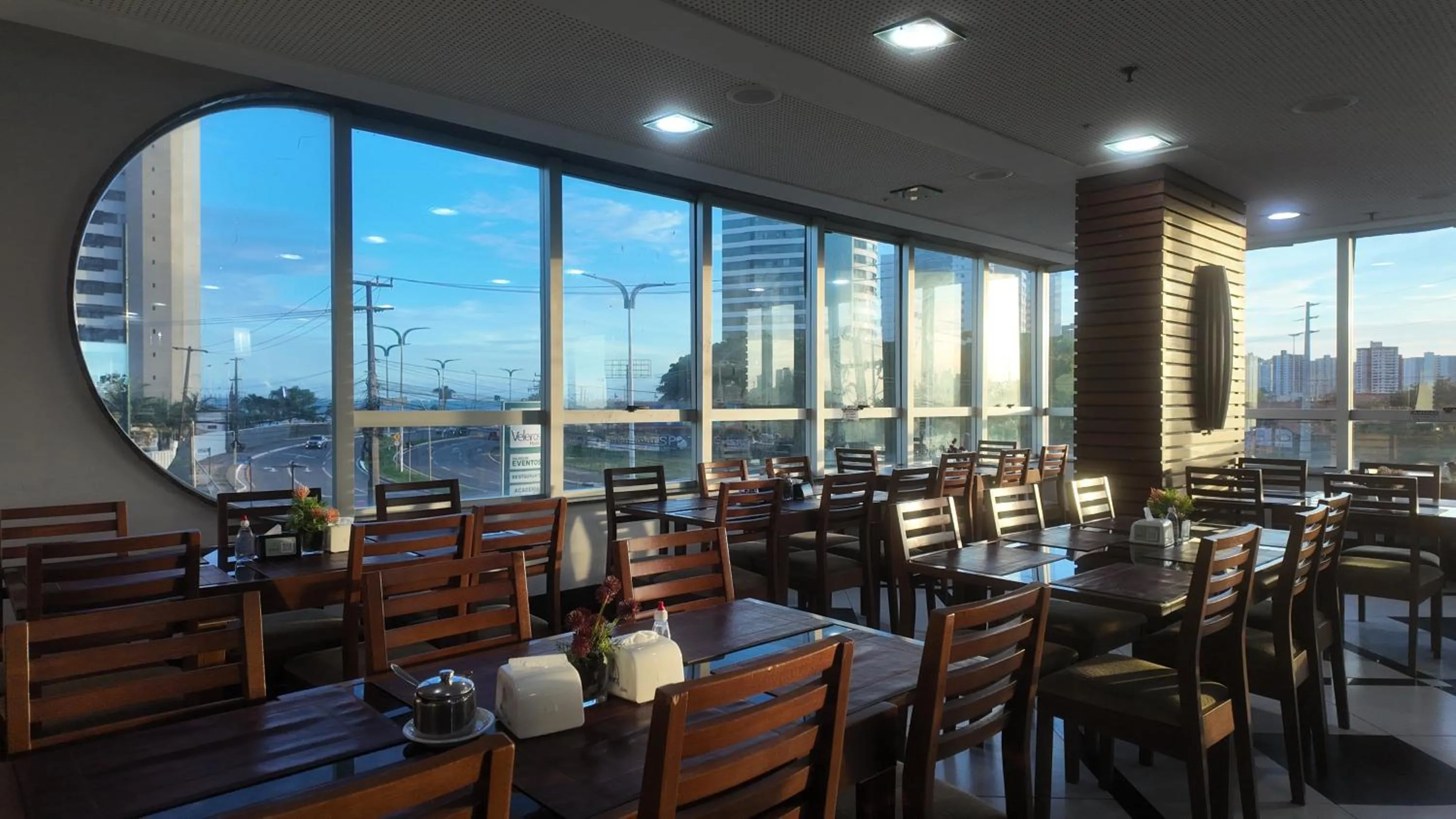 Restaurant/places to eat in Veleiros Mar Hotel