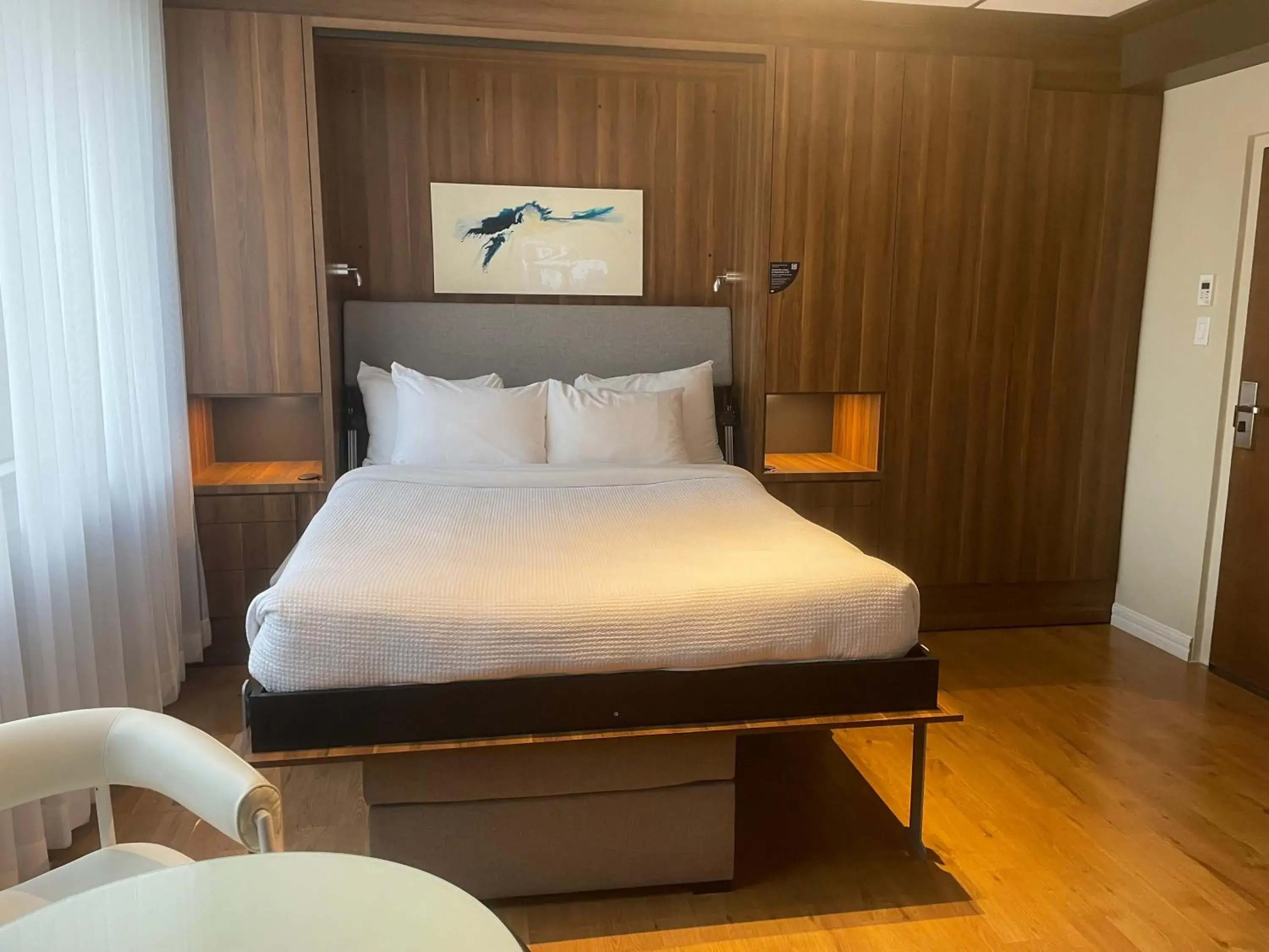 Deluxe Queen Room in Hotel Chicoutimi, affilié à Hyvi Deluxe Queen Room in Hotel Chicoutimi, affilié à Hyvi