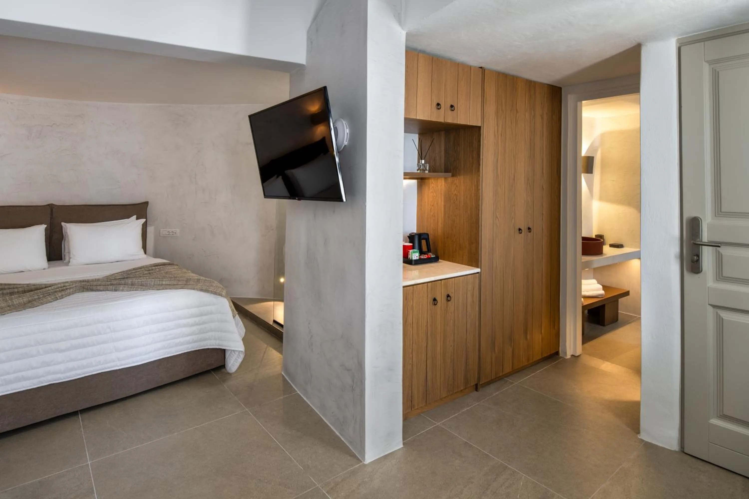 Bathroom, Bed in Ira Hotel & Spa - Adults Only