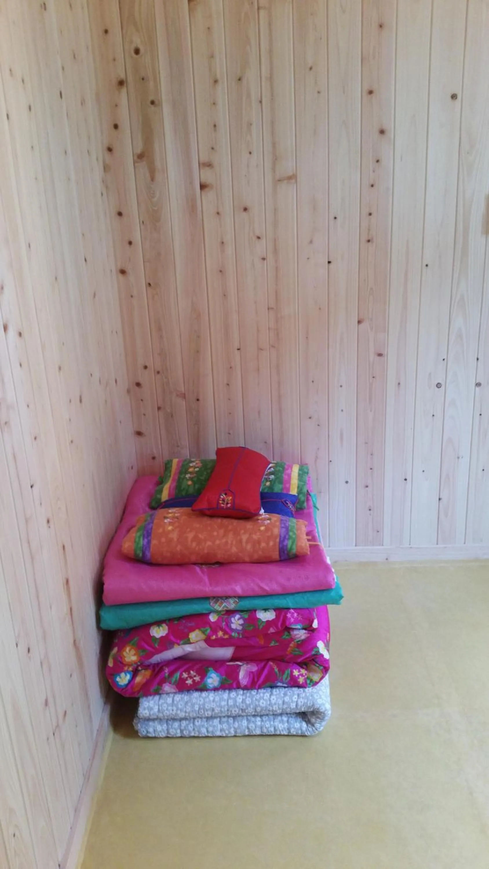 Bed in Jeongga Hanok