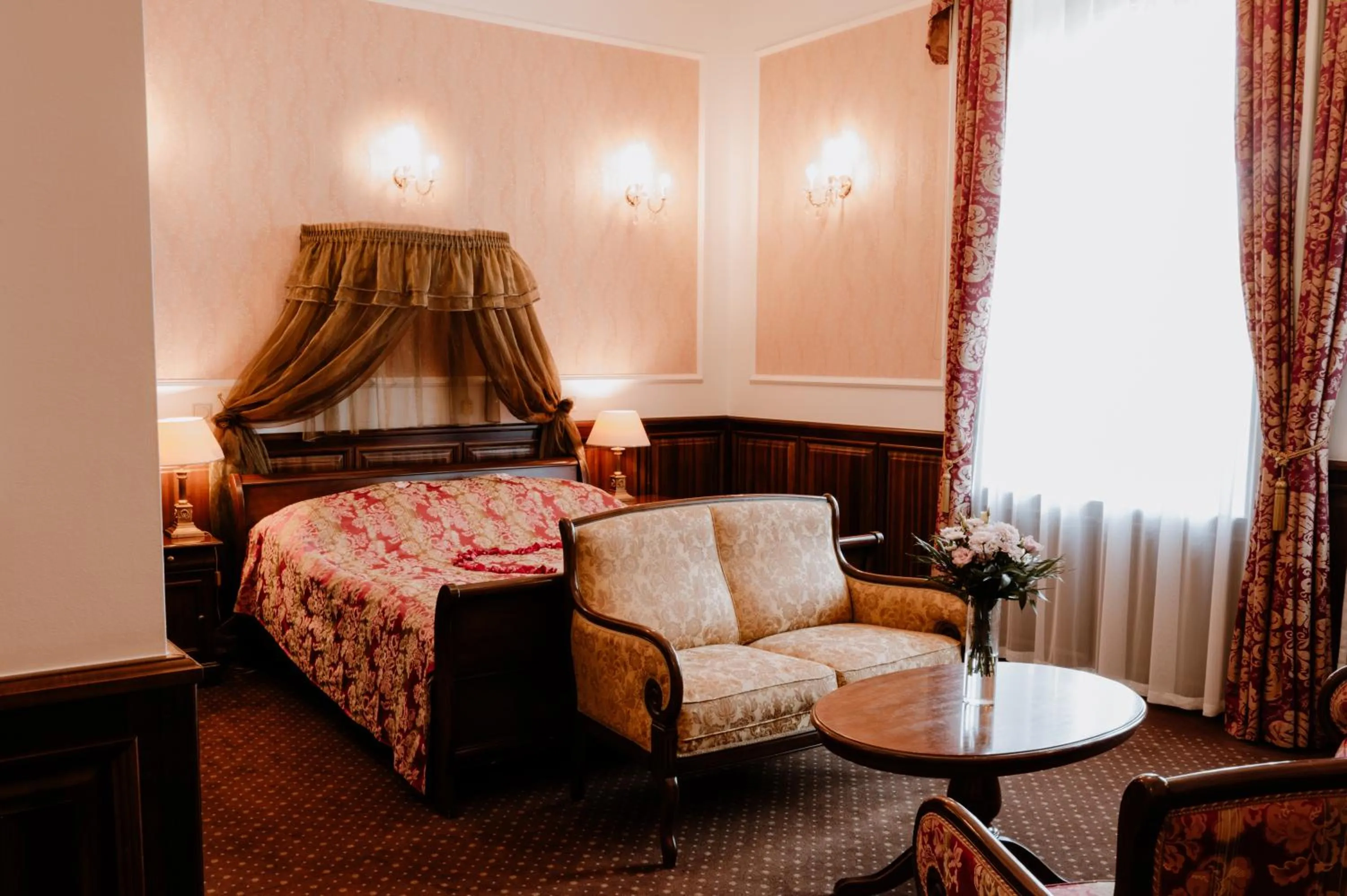 Bed in Kastélyhotel Sasvár Resort